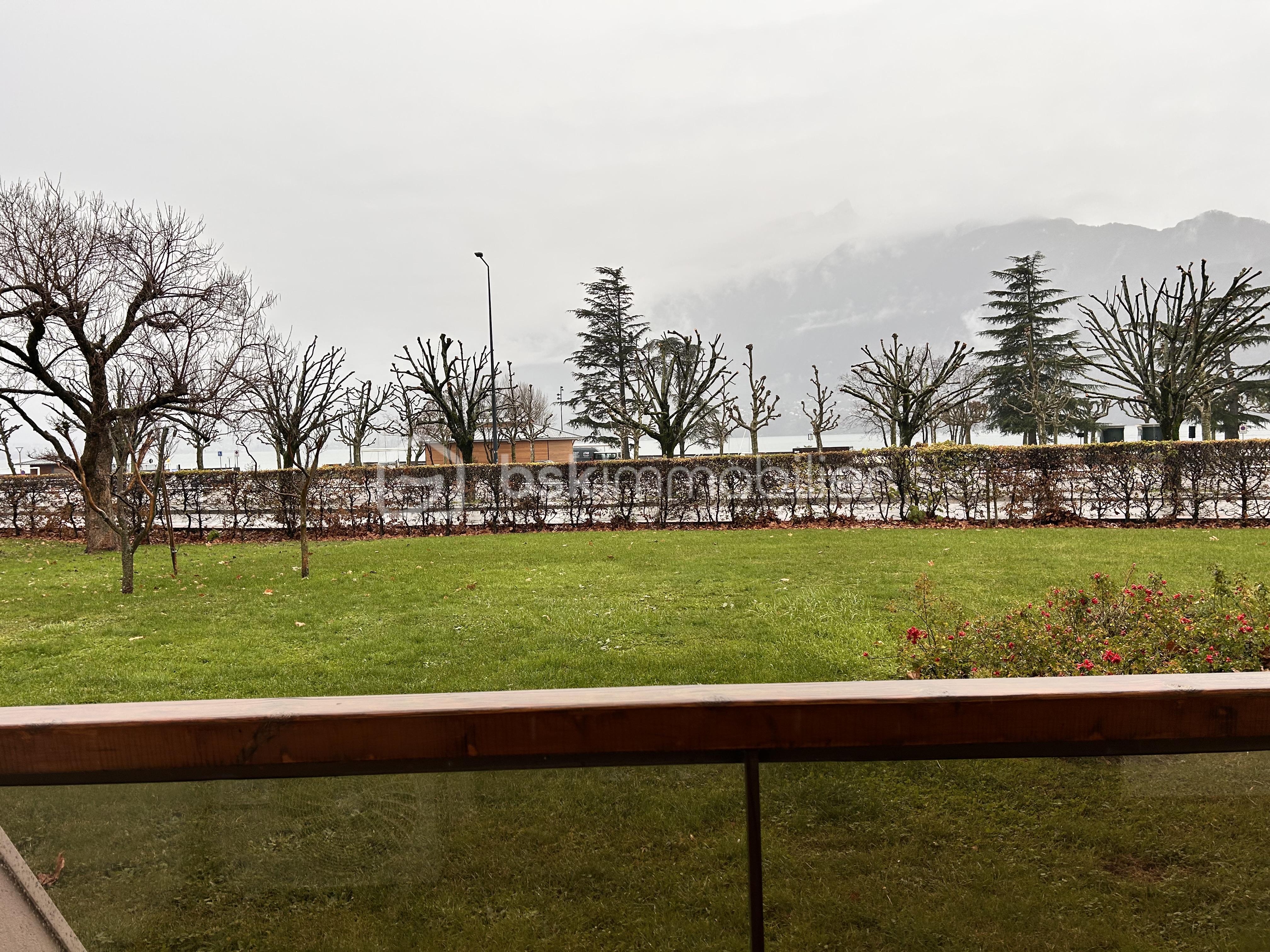 Appartement de 30,88 m² - Vue terrasse.jpg