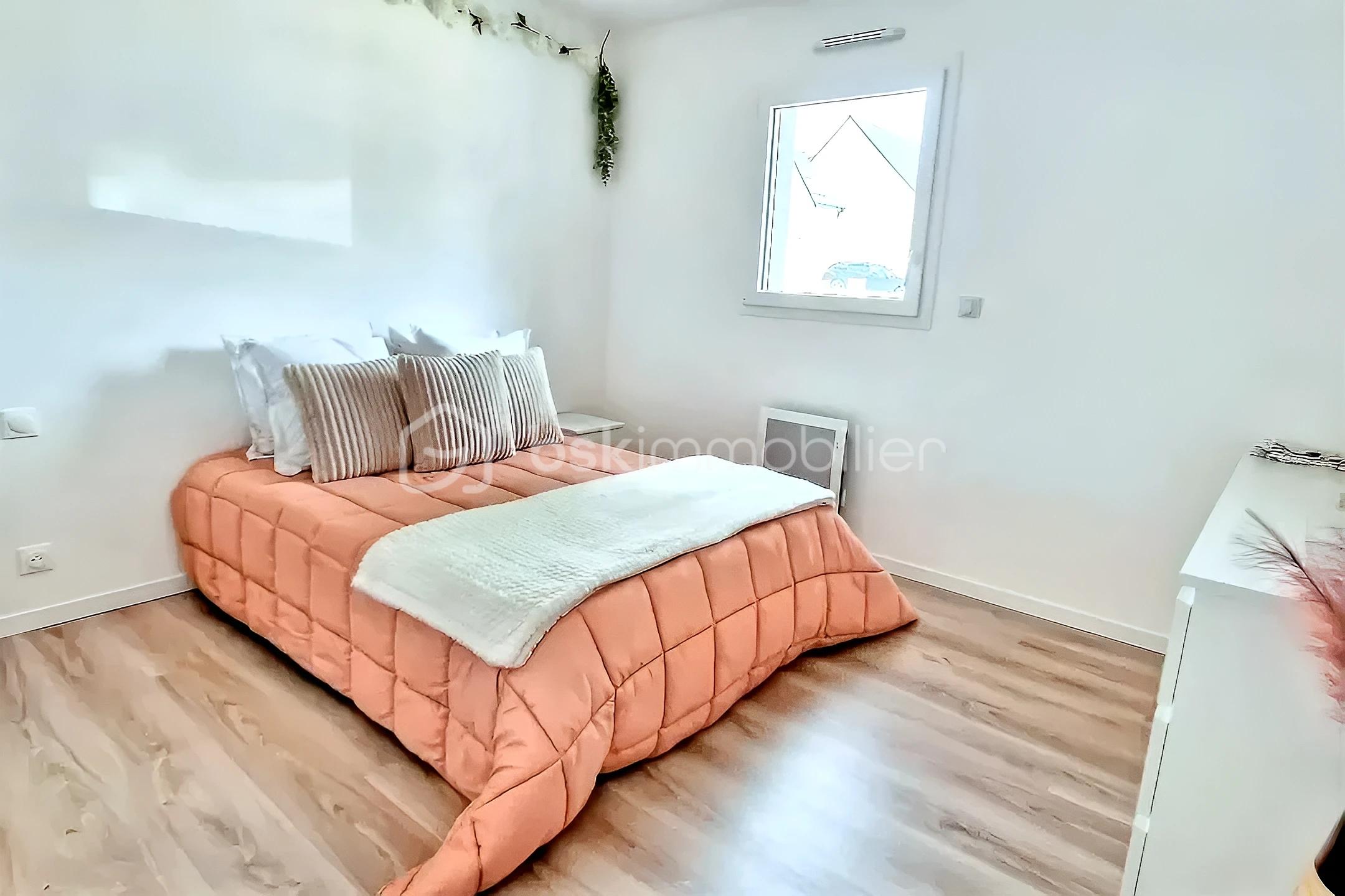 Maison contemporaine de 77 m² - CHAMBRE 1.jpg