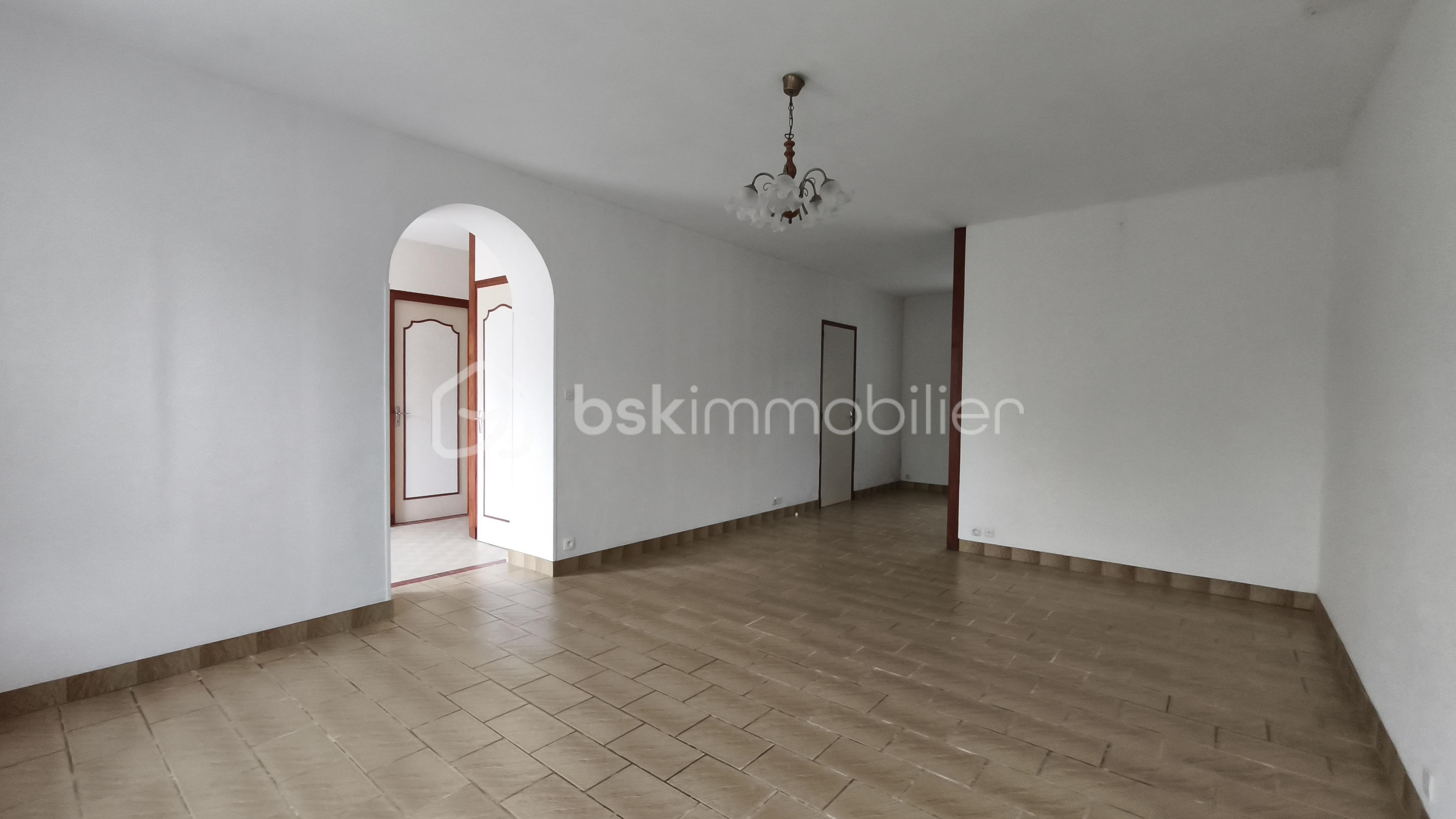 Maison traditionnelle de 114 m² - 1757315099090.jpg