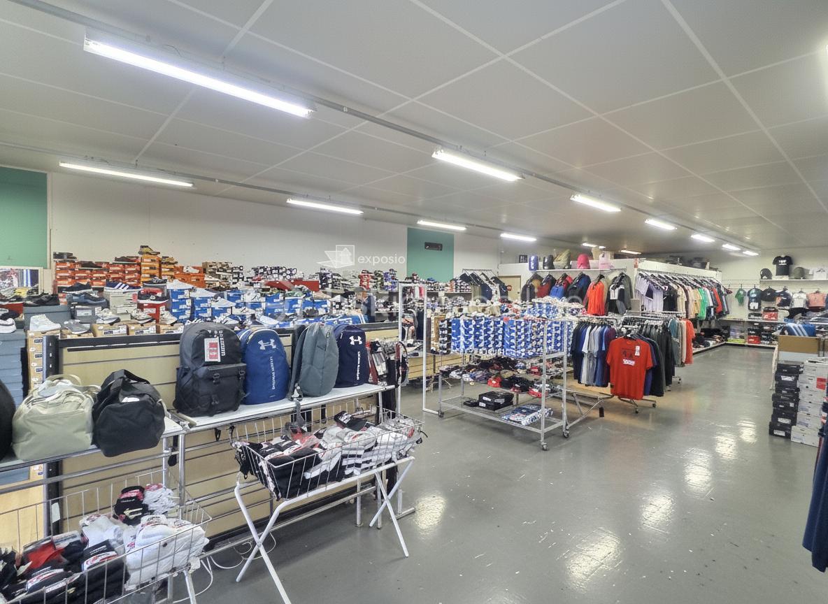 espace vente vue caisse .jpg