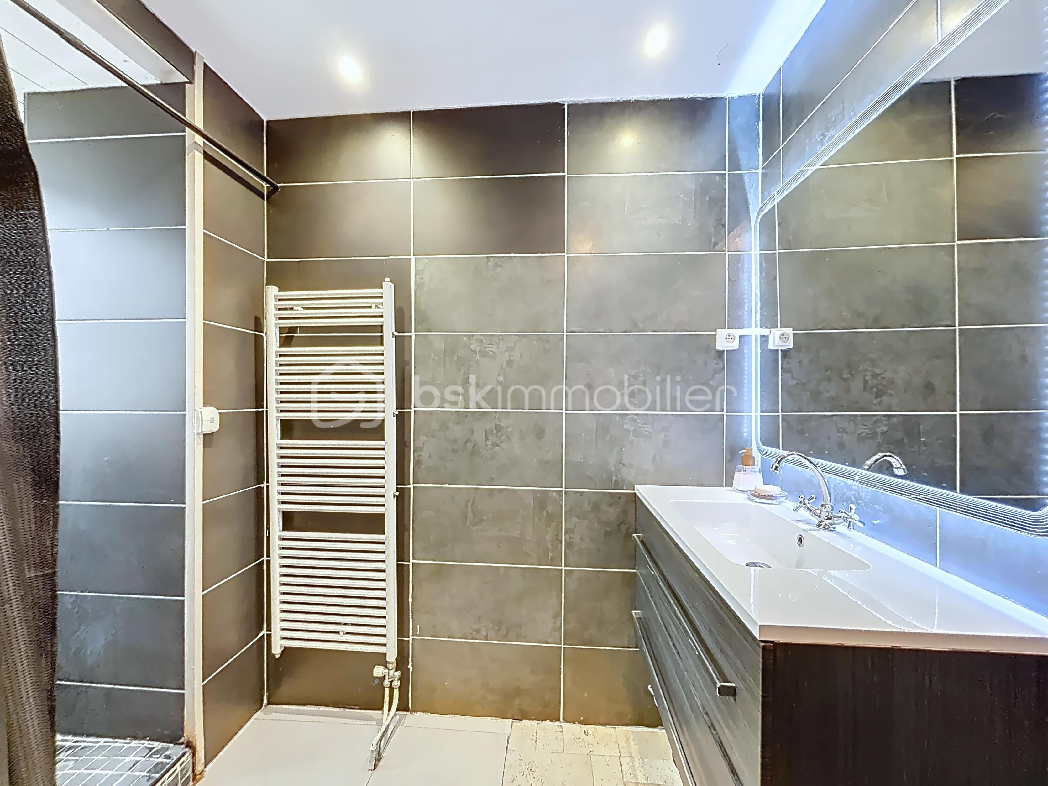 Appartement de 70 m² - betit_sdb.jpg