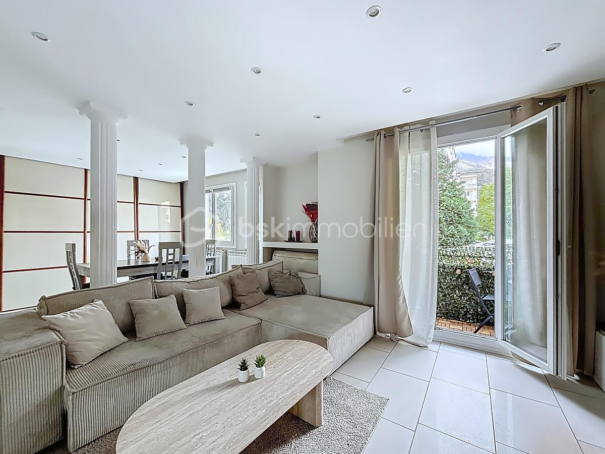 Appartement de 70 m² - betit salon.jpg