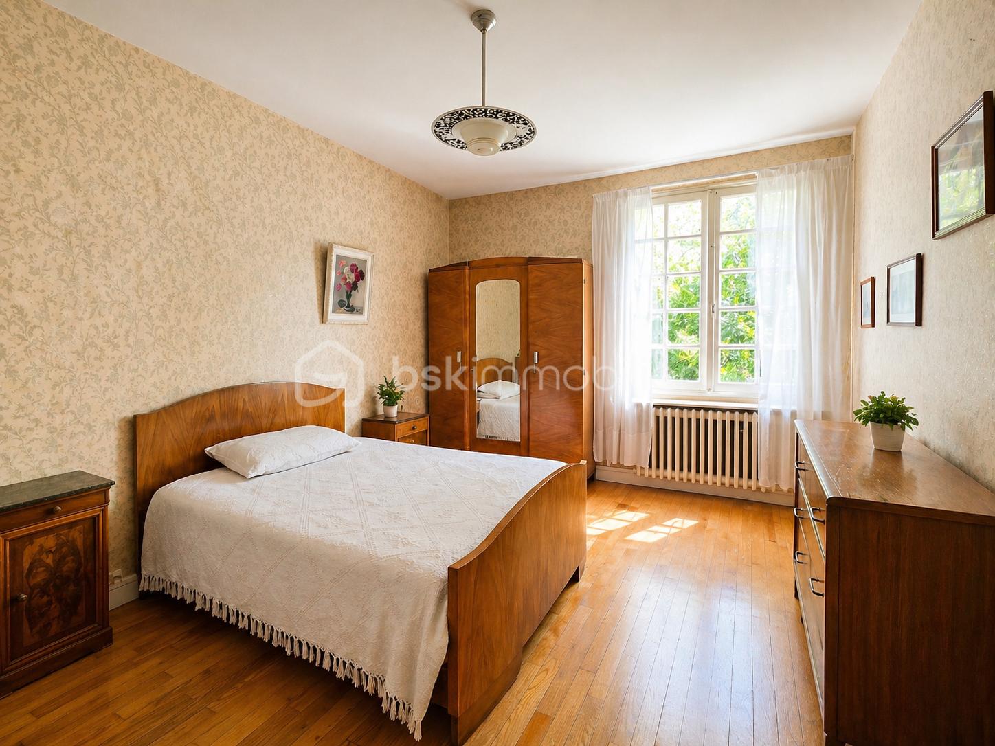 Chambre traditionnelle et lumineuse.png