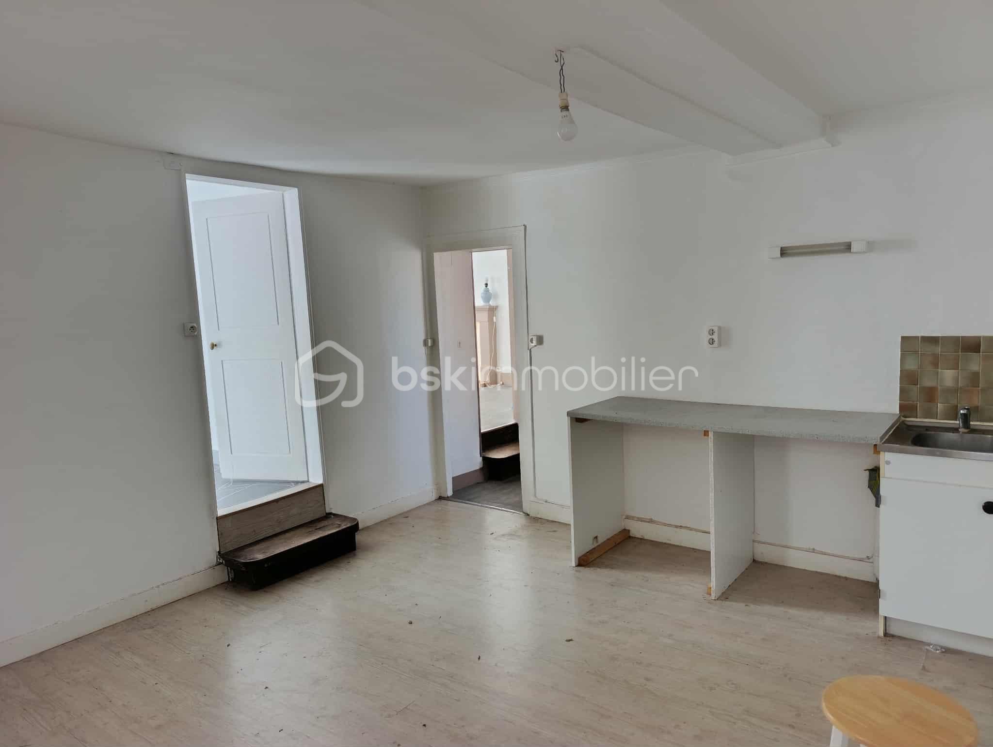 Immeuble de 100 m² - 7a13ab1c-3044-4204-9fc7-3b2b0471404a.jpg