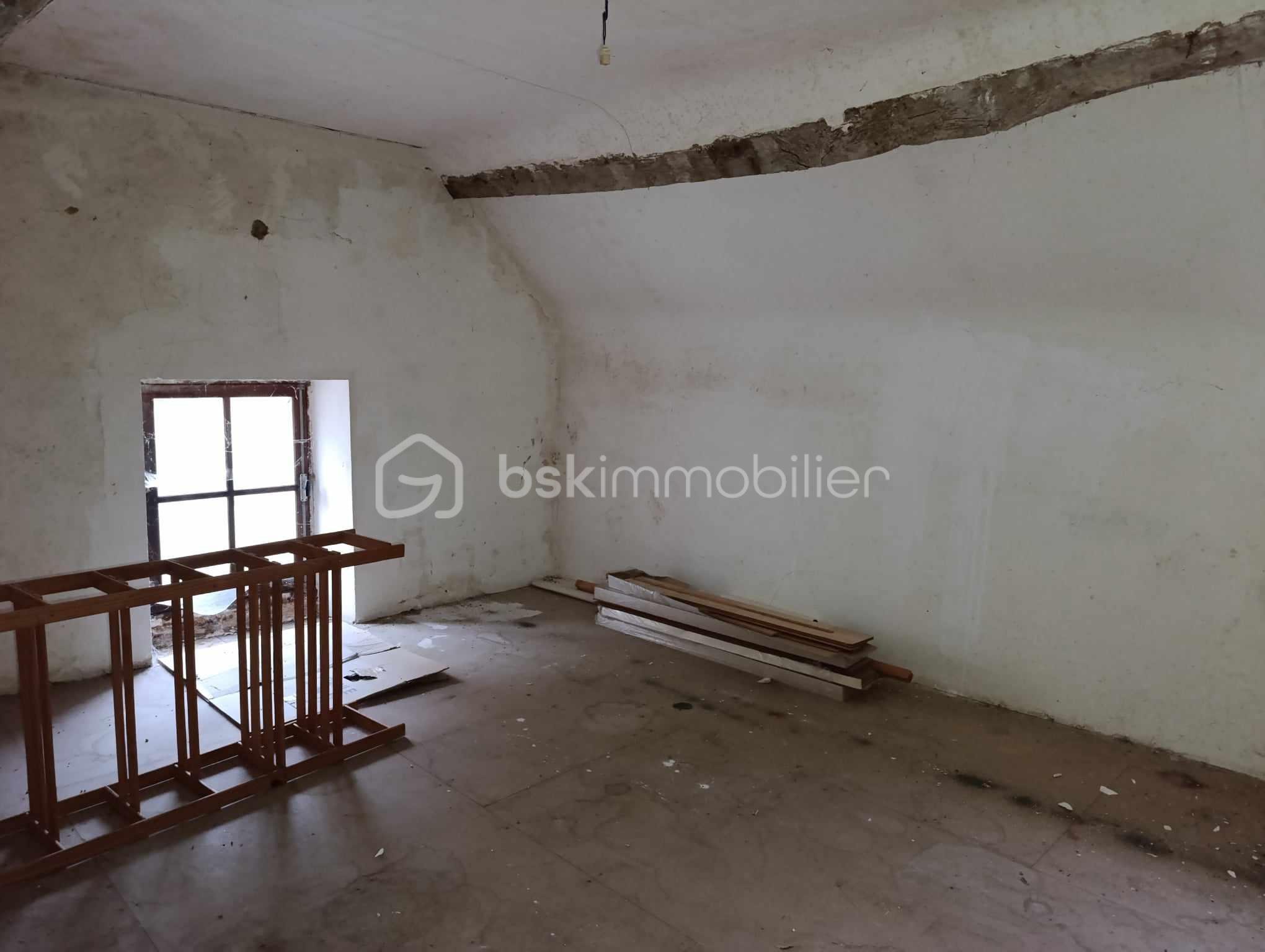 Immeuble de 100 m² - 462652674_1490762834944445_9010445433997480290_n.jpg