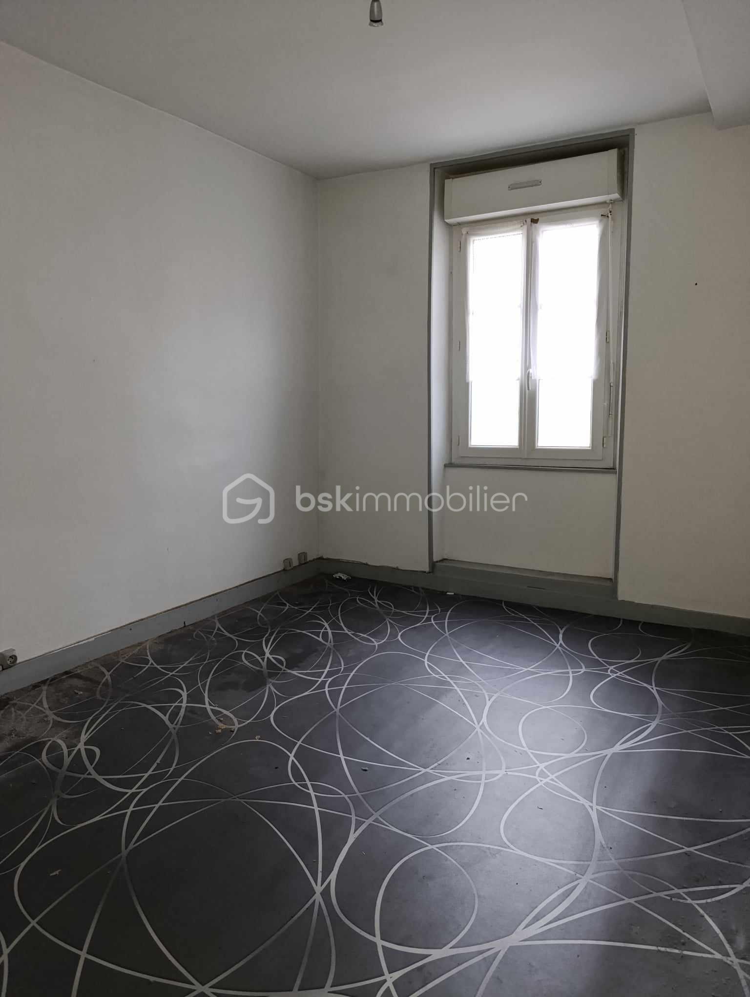 Immeuble de 100 m² - 462643614_1664895131104298_8764235138698544358_n.jpg