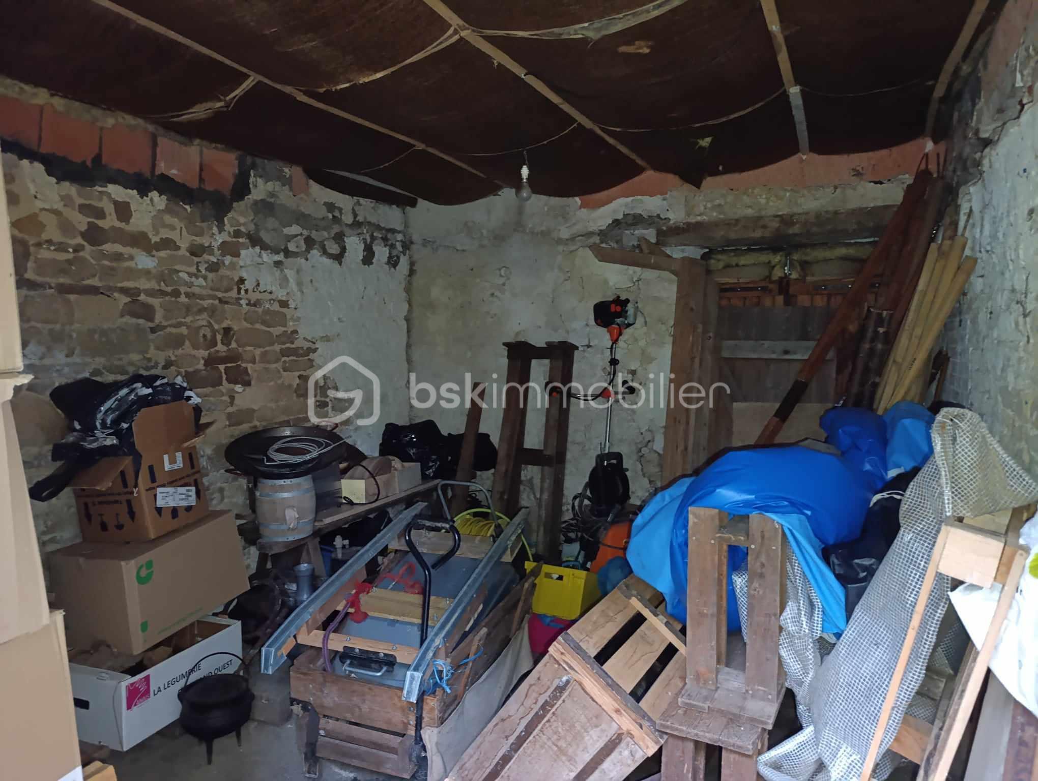 Immeuble de 100 m² - 465967041_453457510901778_9107502895358497924_n.jpg