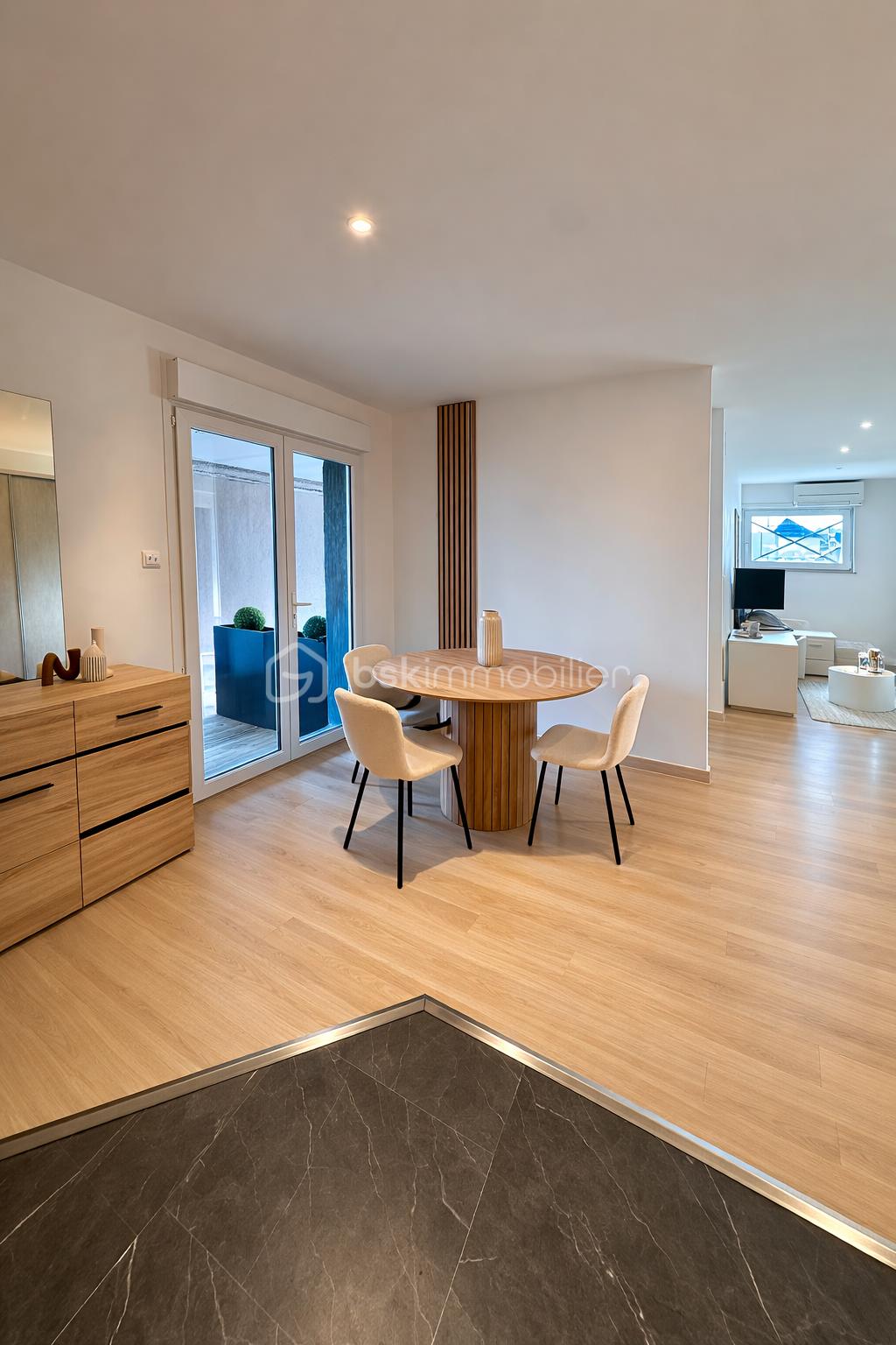 Espace moderne et lumineux ouvert.png