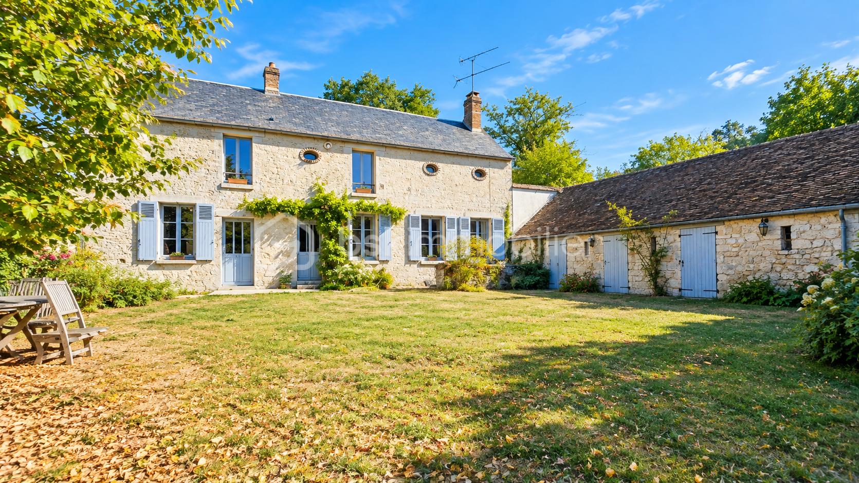 Maison 7 pièces 170 m² · à Chateau-Landon · 170 m² · 220 000 €
