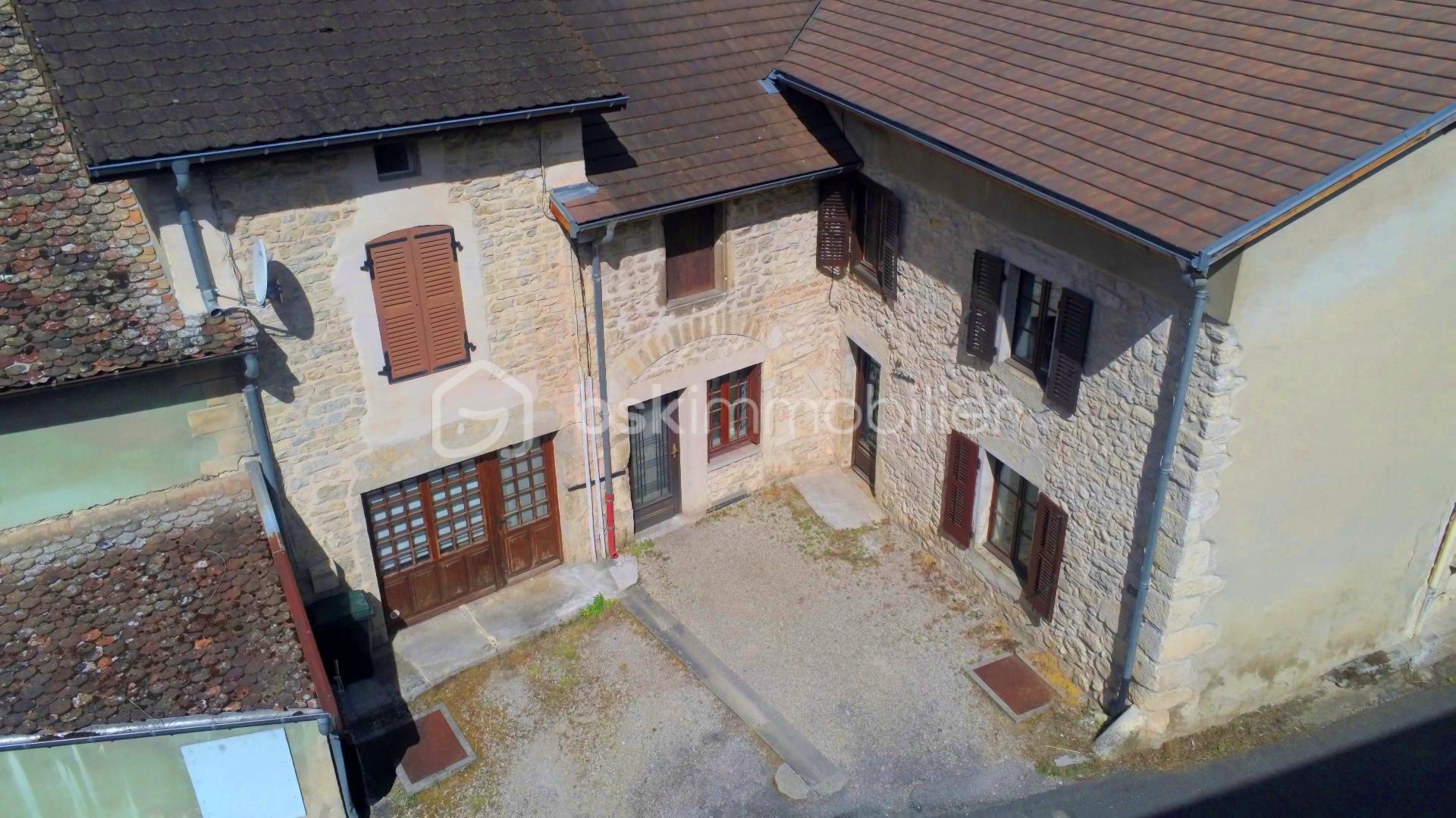 Maison 7 pièces 124 m² · à Lhuis · 124 m² · 153 500 €