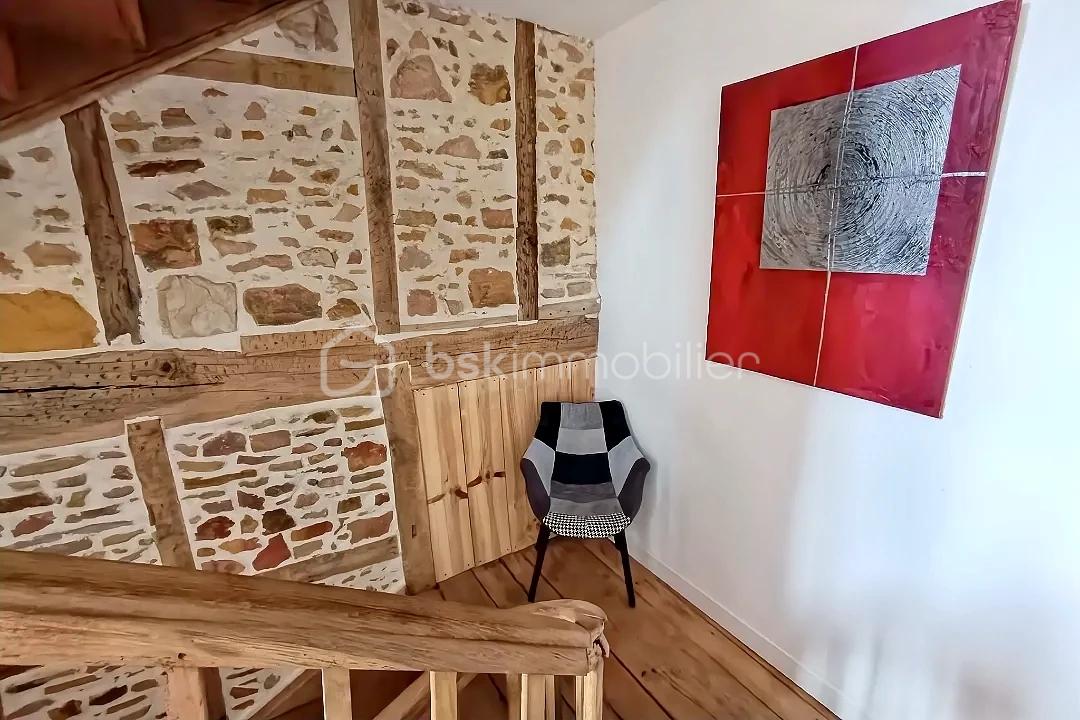 Maison de 180 m² - hoqi-e28d015f3db748e79f39d2d3f00201e2.jpg