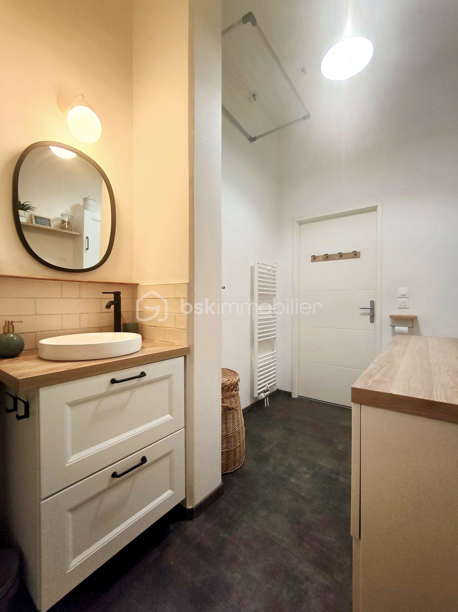 Appartement de 72,46 m² - corinne bruno bsk immobililer wattrelos sdb.jpg