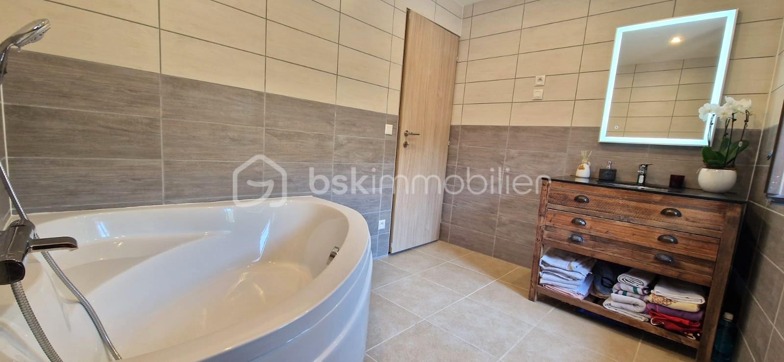 Appartement de 135 m² - SALLE DE BAINS.jpg
