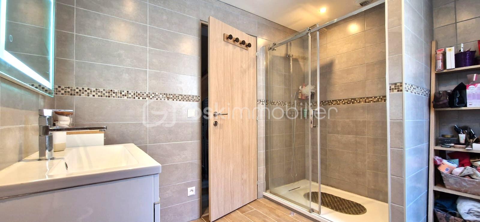 Appartement de 135 m² - SALLE DE DOUCHE.jpg