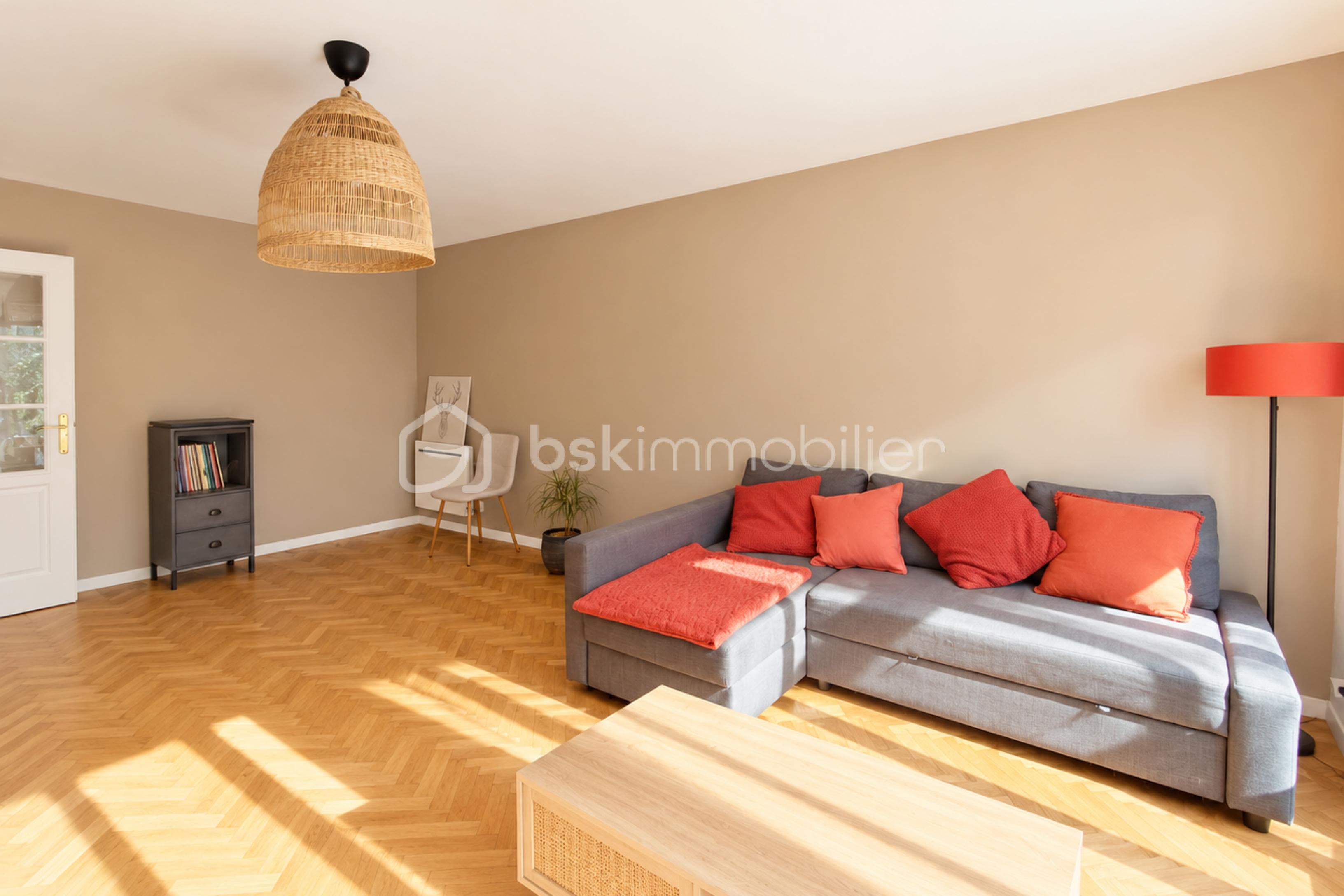 resize_Salon scandinave baigné de soleil.png