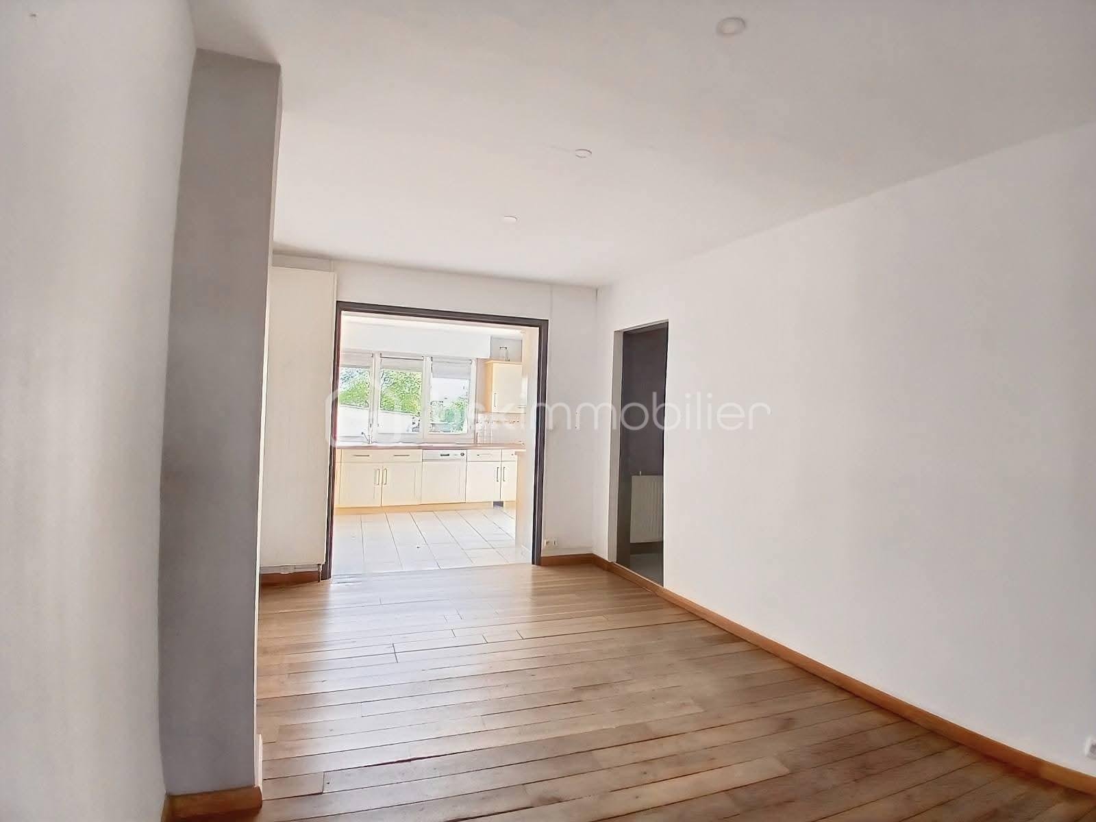 Maison de ville de 228 m² - FB_IMG_1758364100020.jpg