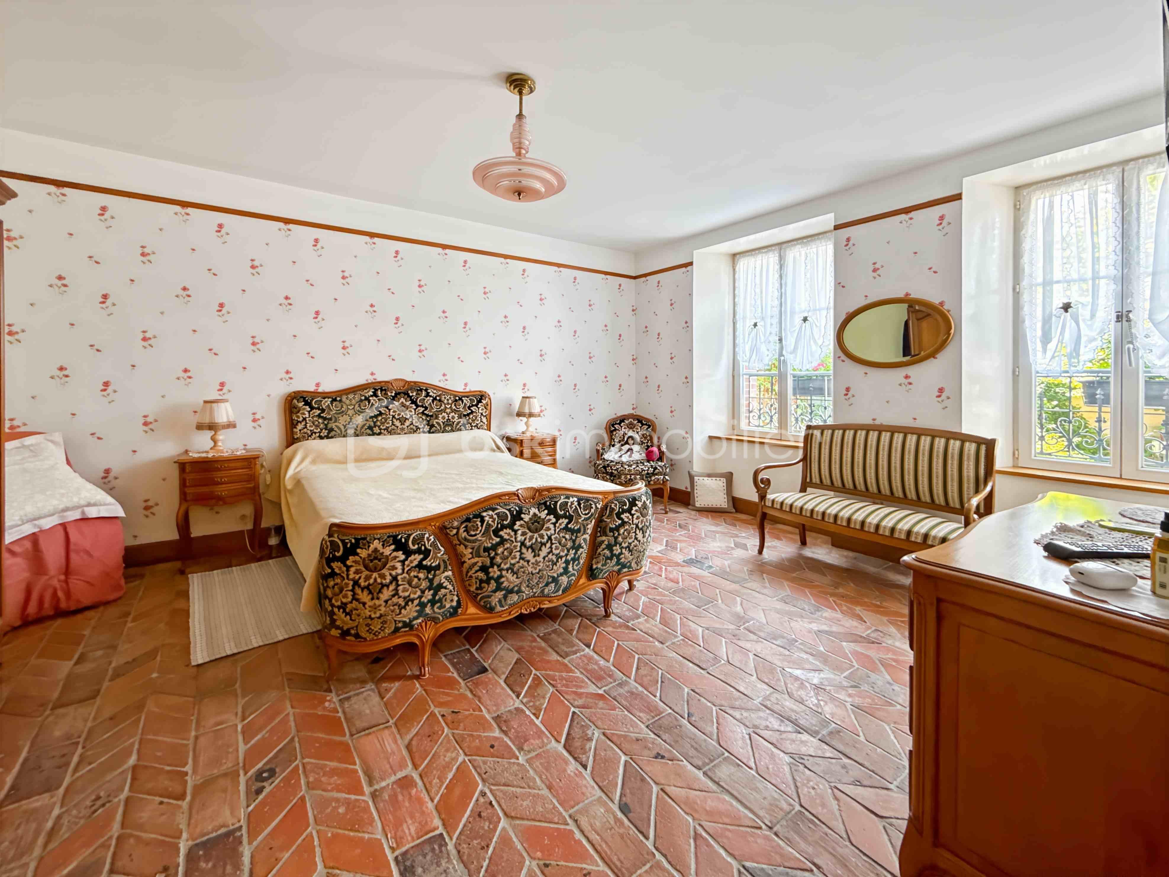 Maison de 257,99 m² - 1LogoPhoto_2_2b78.jpg
