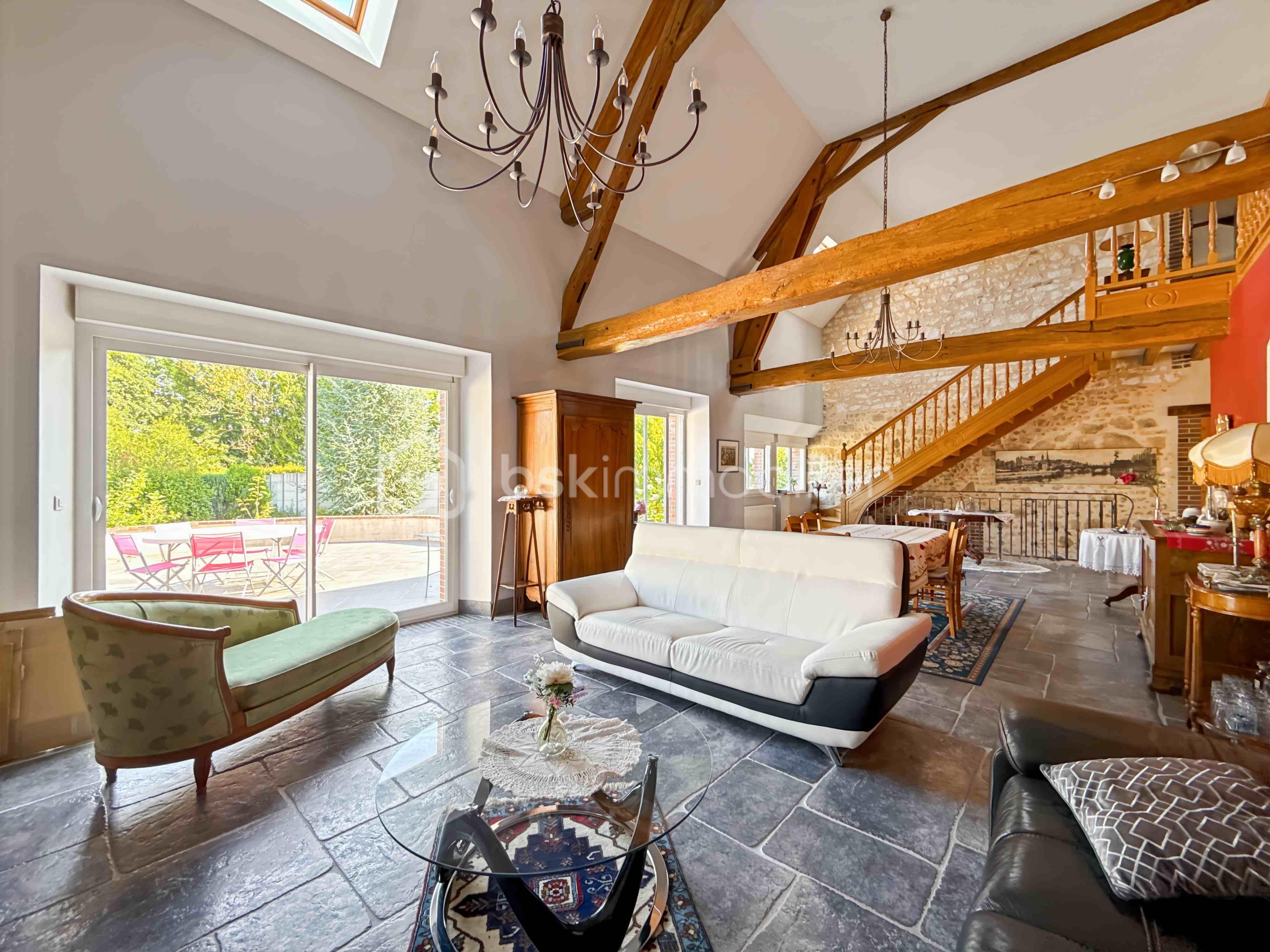 Maison de 257,99 m² - 1LogoPhoto_30_08e6.jpg