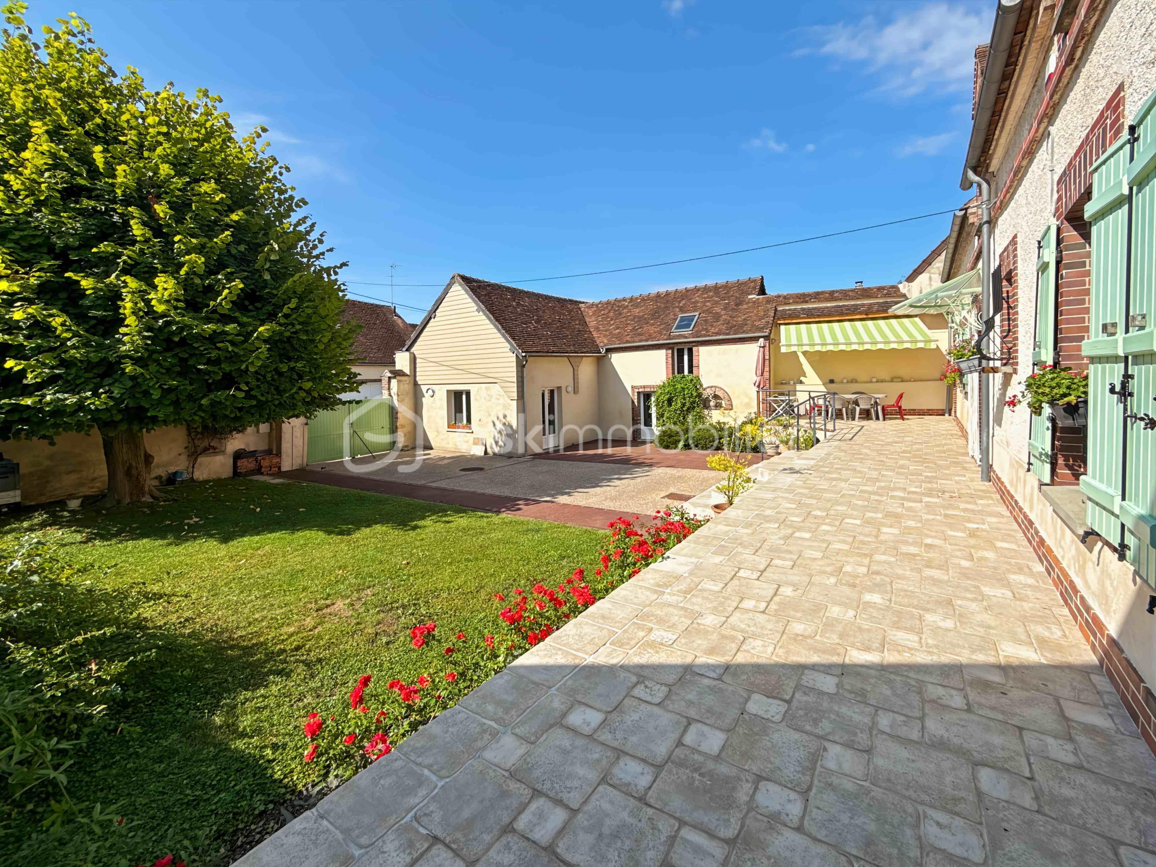 Maison de 257,99 m² - 1LogoPhoto_32_7836.jpg