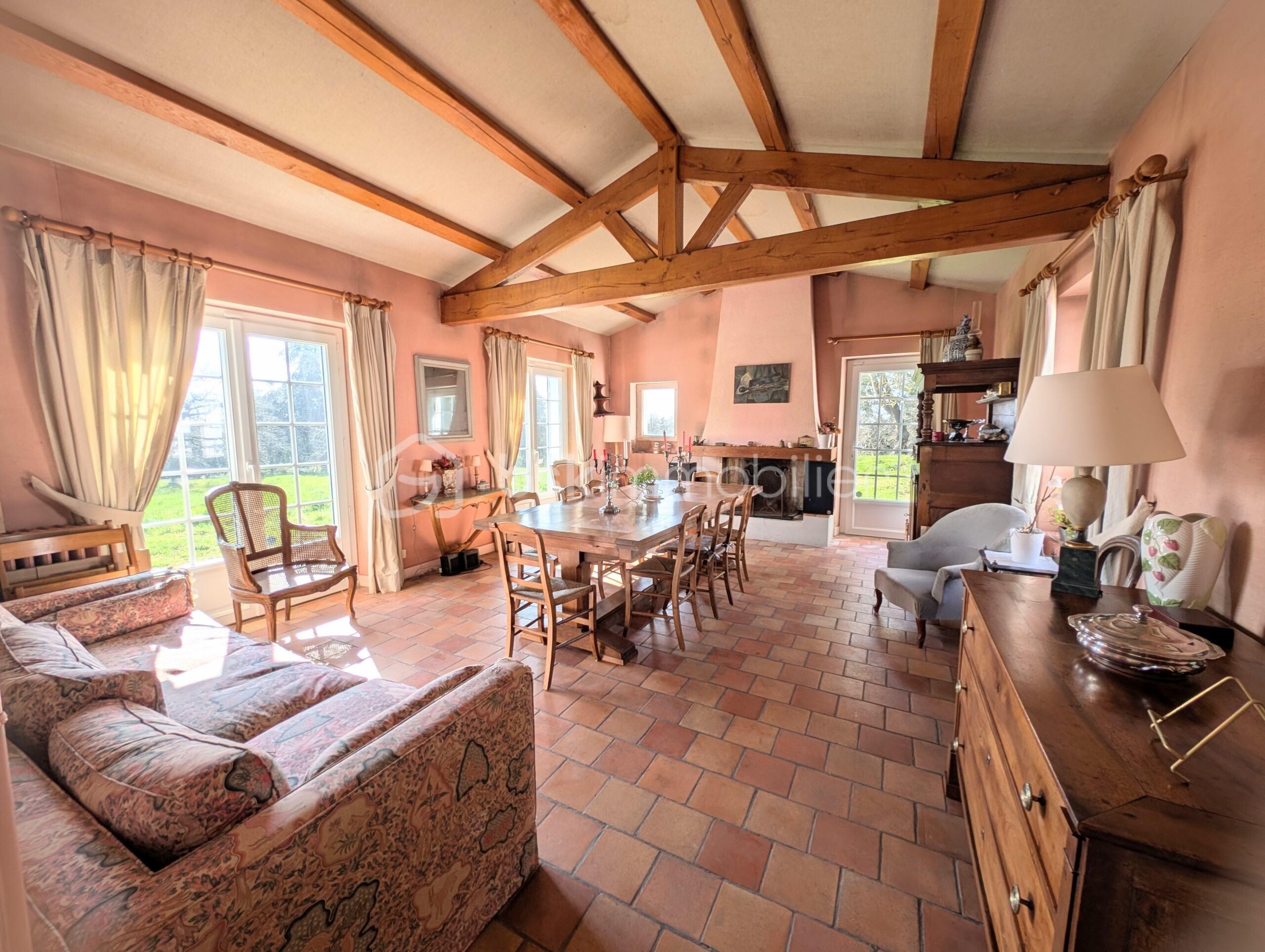 Demeure de 205 m² - 0f510d5d-bd6f-4cc9-ad4d-ed3c5b2cf679.jpg