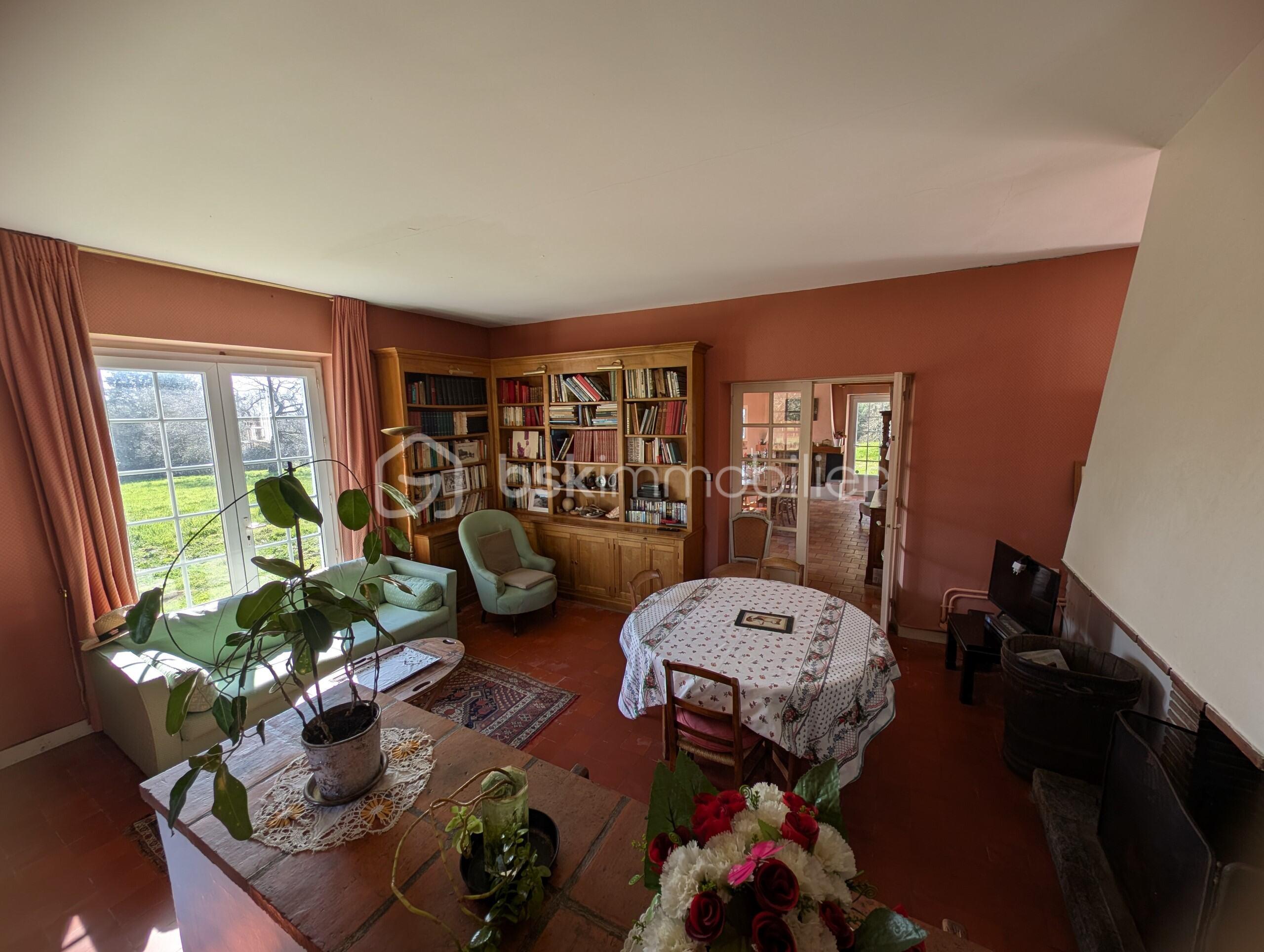 Demeure de 205 m² - 360df5b7-e5c4-4cb3-9100-f5d8a6cb3c5a.jpg