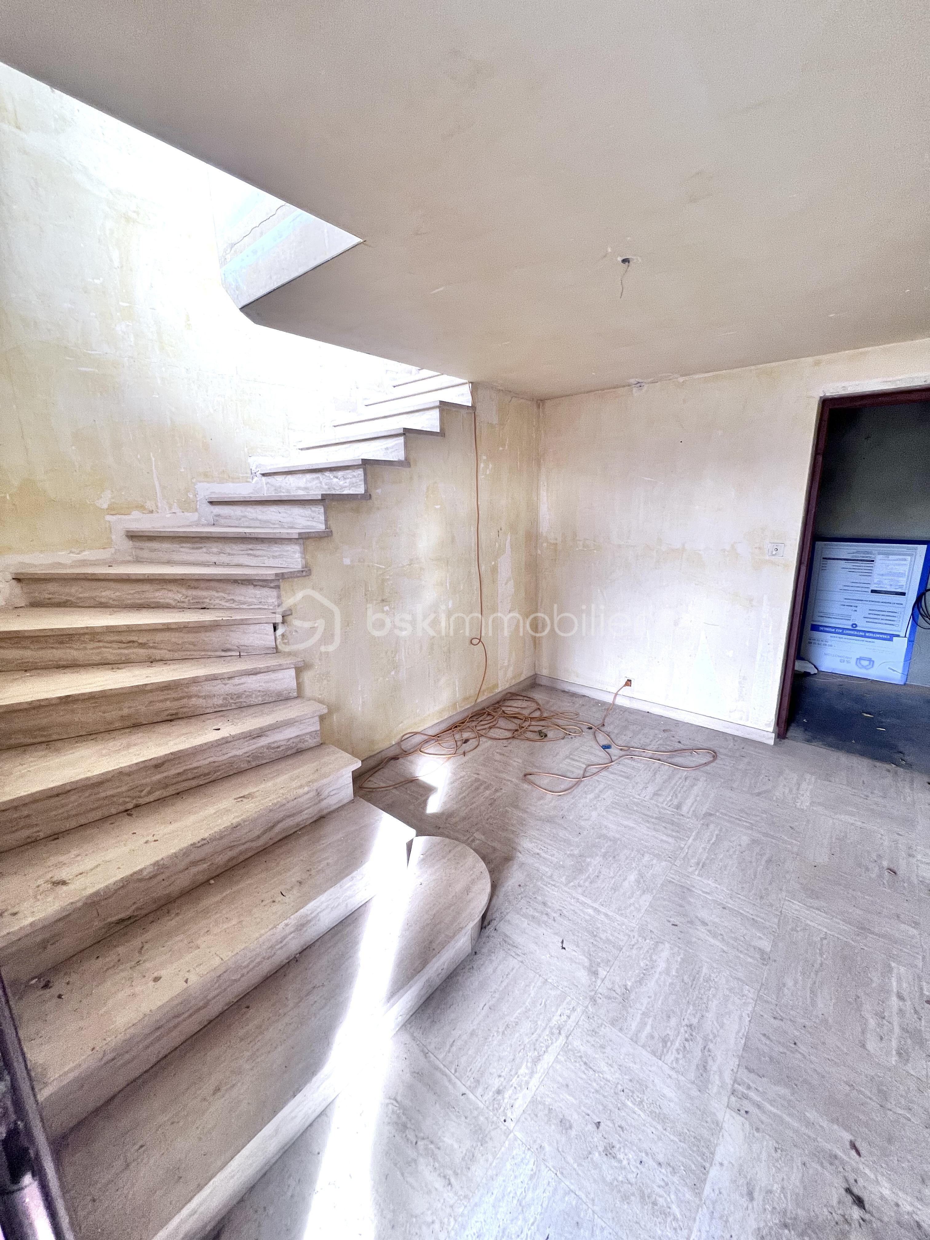 Maison traditionnelle de 200 m² - 65A6DB92-6077-4E21-BC0D-BA02A4479B6D.jpeg