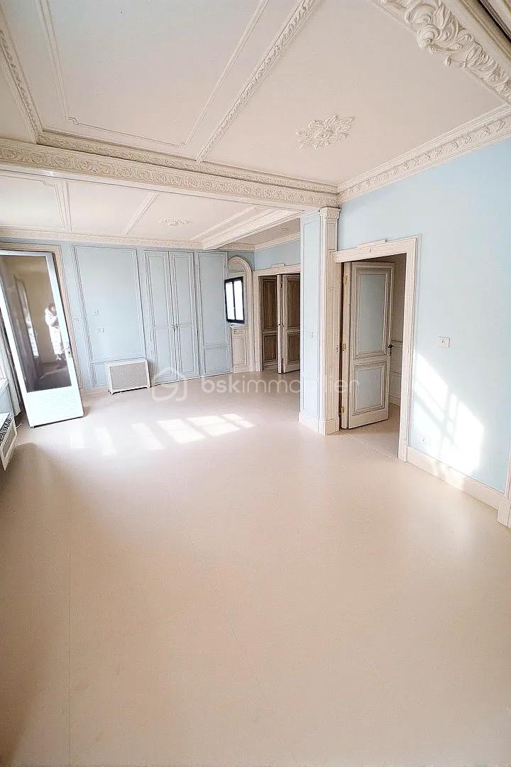 Maison traditionnelle de 200 m² - liloo-downloaderRBpHCX