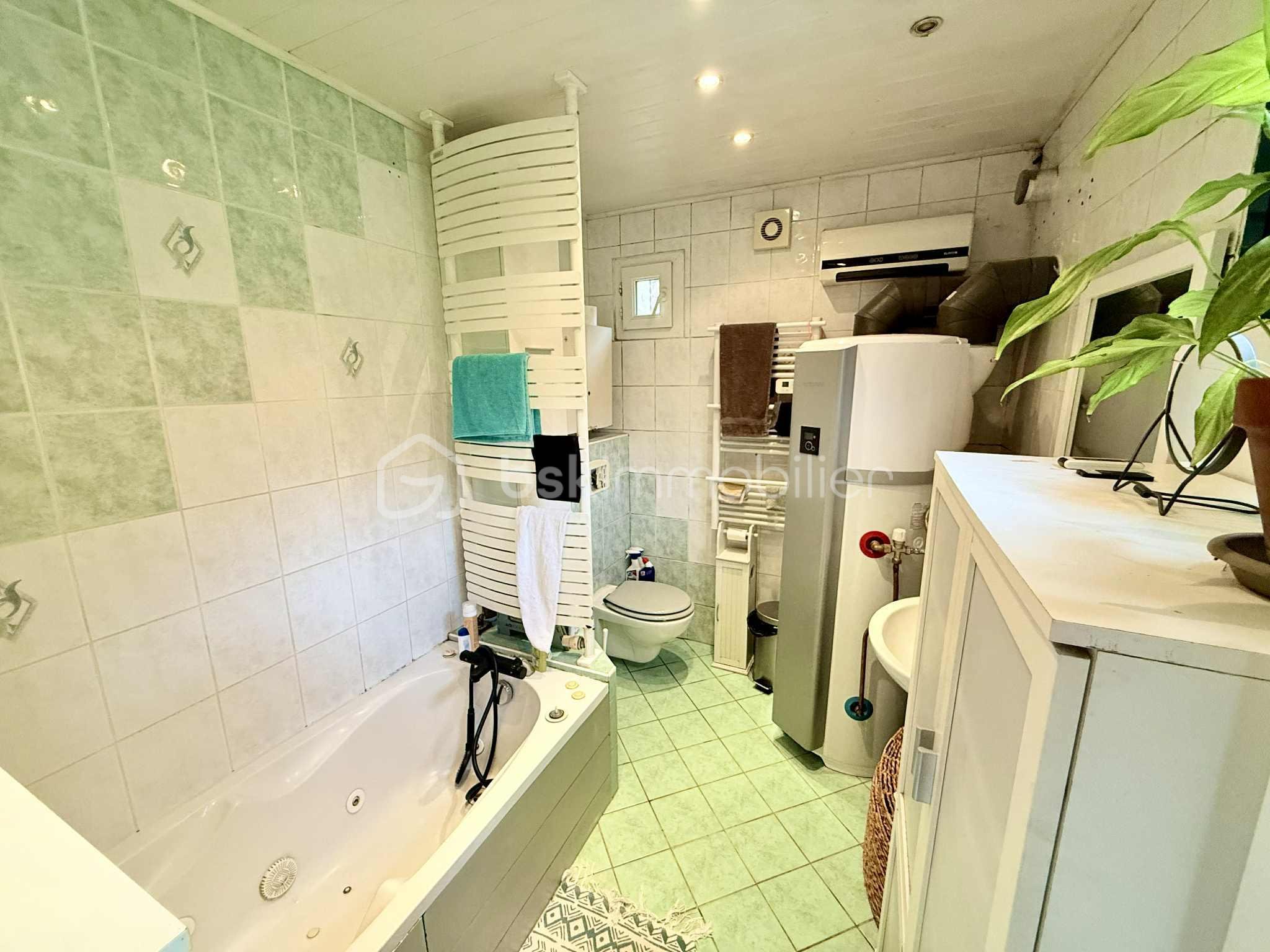 Maison de 77 m² - SDB1.jpg