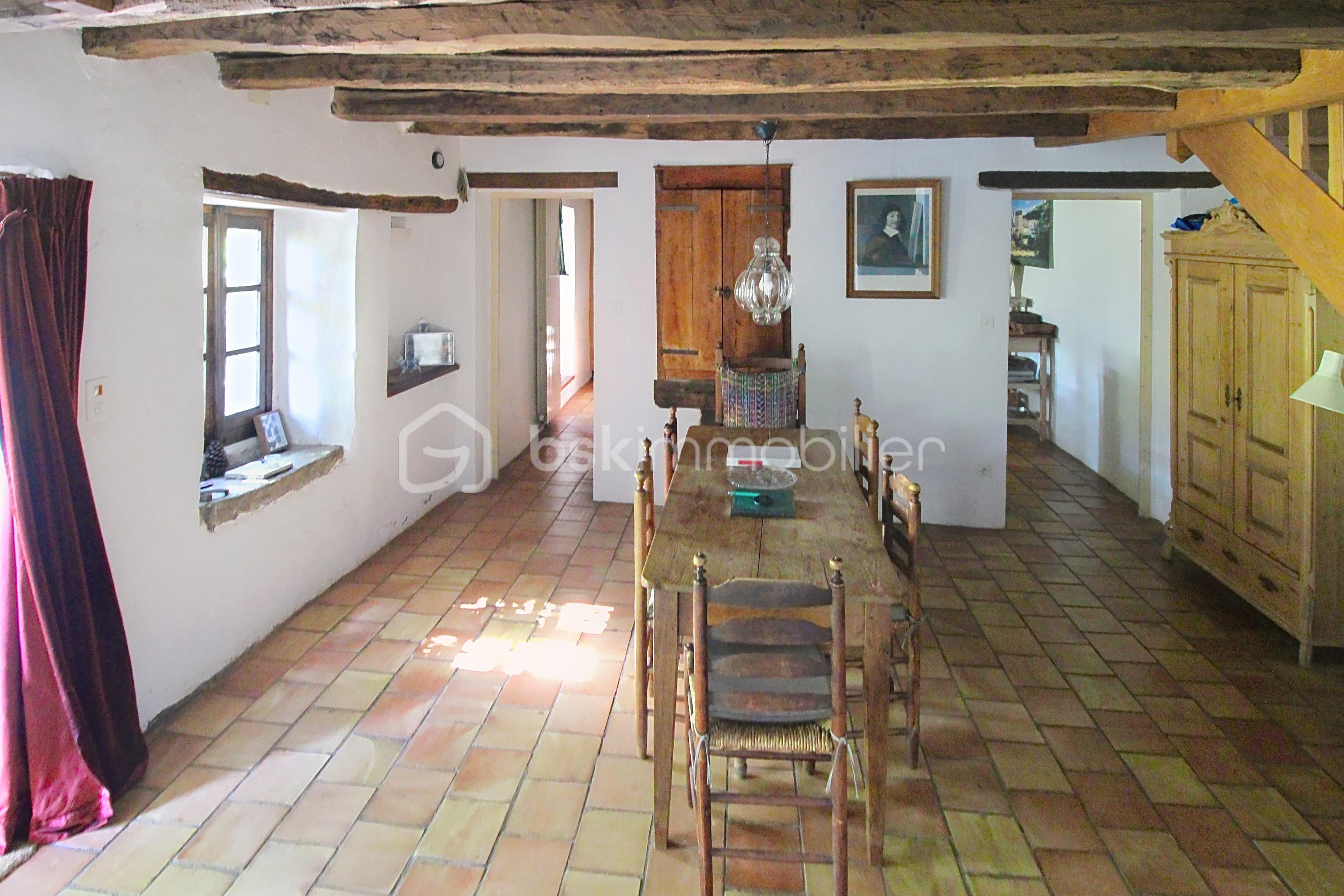 Domaine de 165 m² - demo-tour-10-main-street_00001(9).jpeg