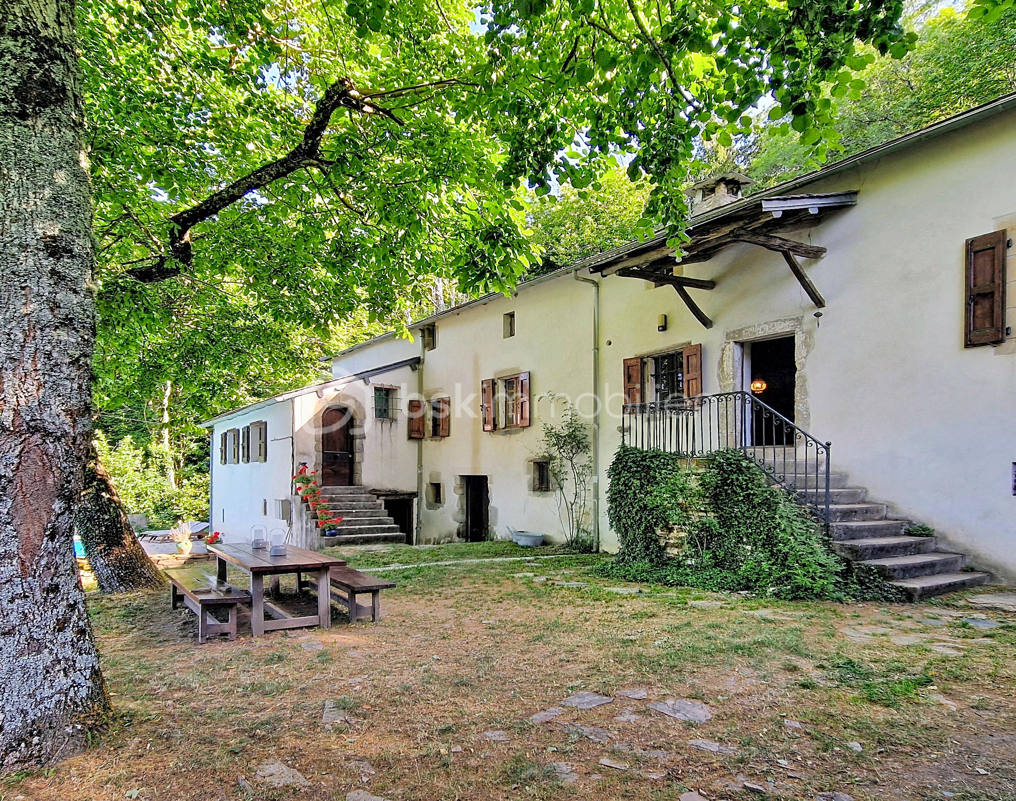 Domaine de 165 m² - demo-tour-10-main-street_00001(1).jpeg