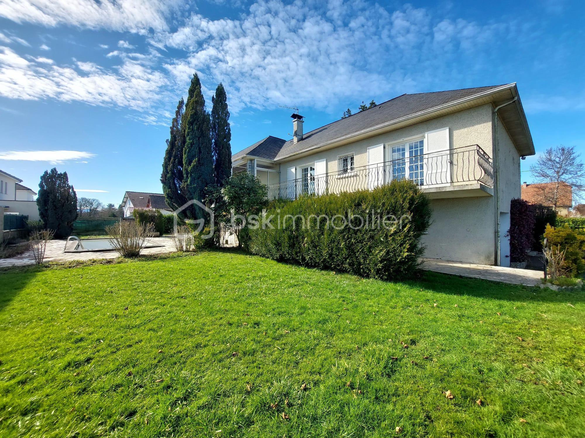 Maison traditionnelle de 300,40 m²