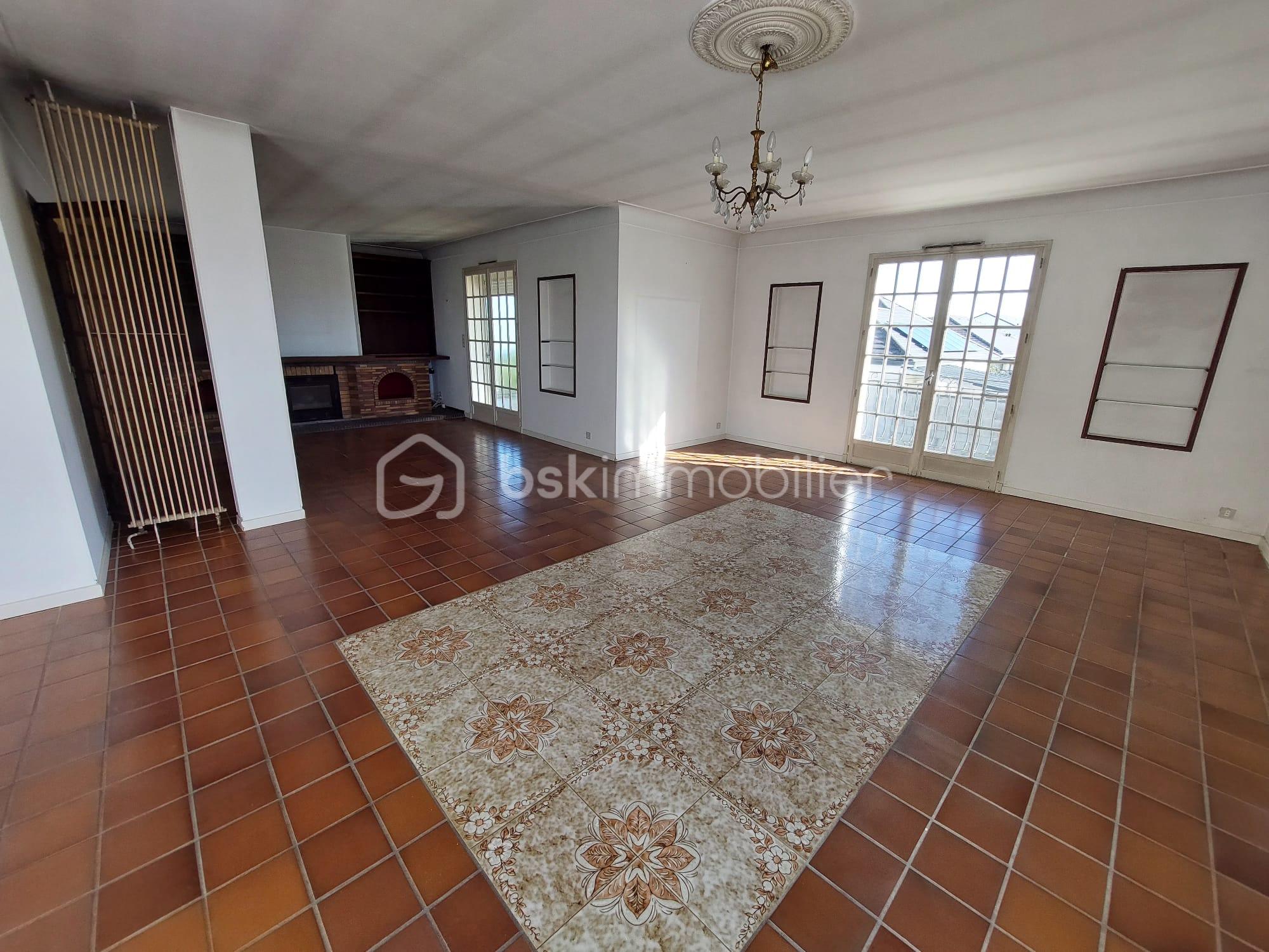 Maison traditionnelle de 300,40 m² - pièce de vie 2.jpeg