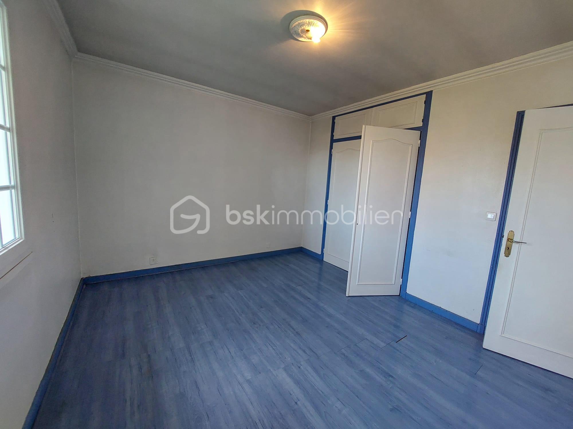 Maison traditionnelle de 300,40 m² - chambre 1.jpeg