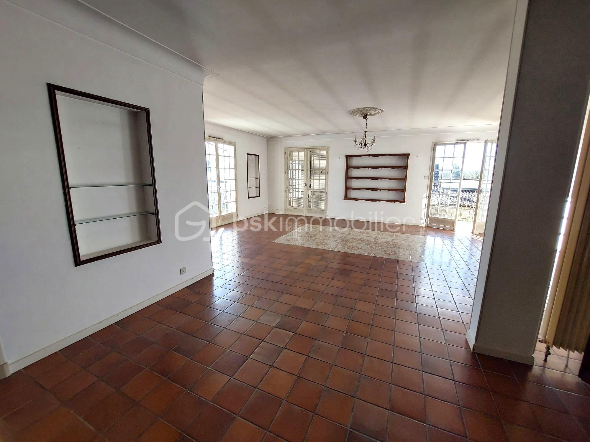 Maison traditionnelle de 300,40 m² - pièce de vie.jpeg