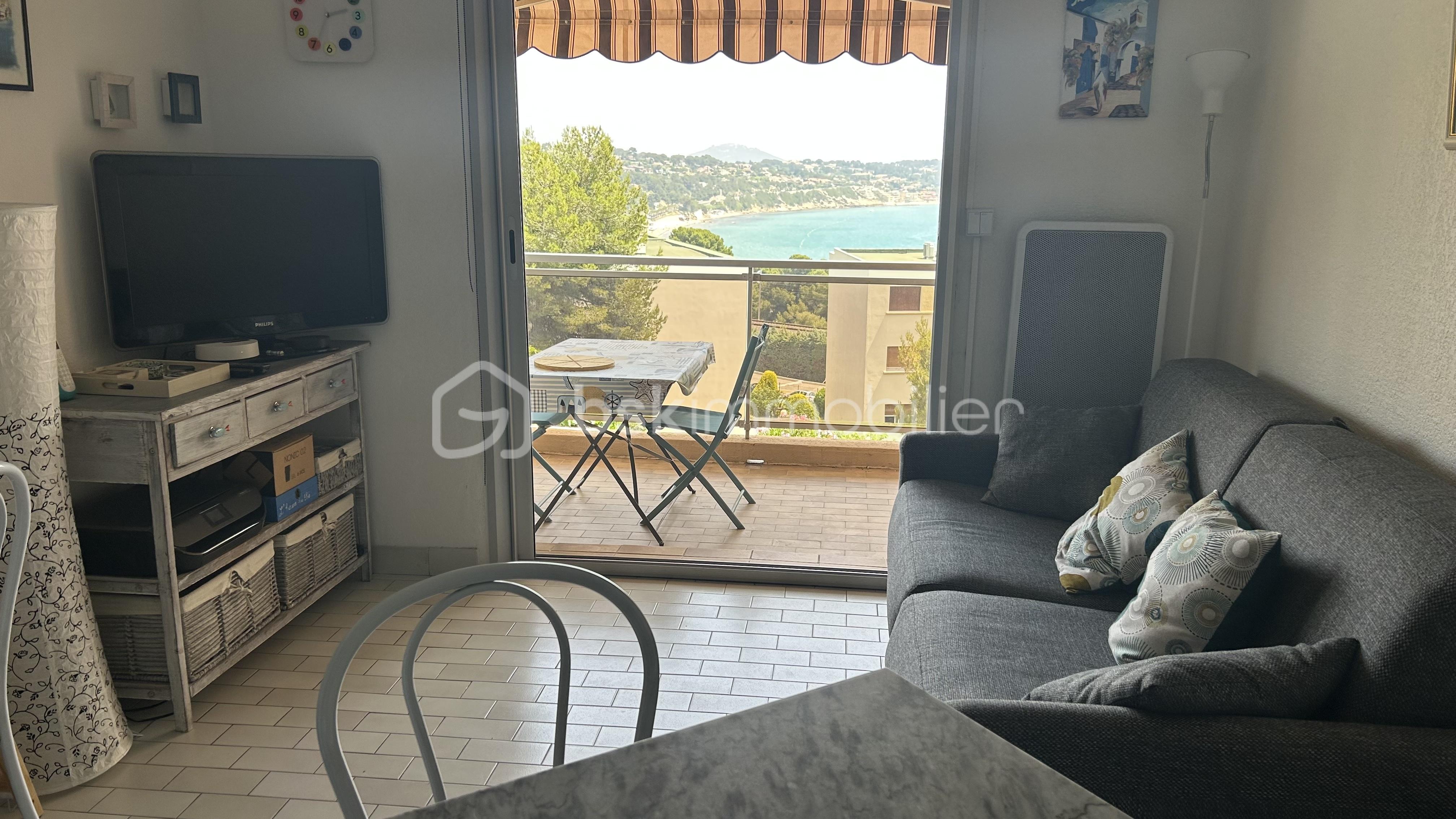 Appartement de 30 m² - Salon vue mer.jpg