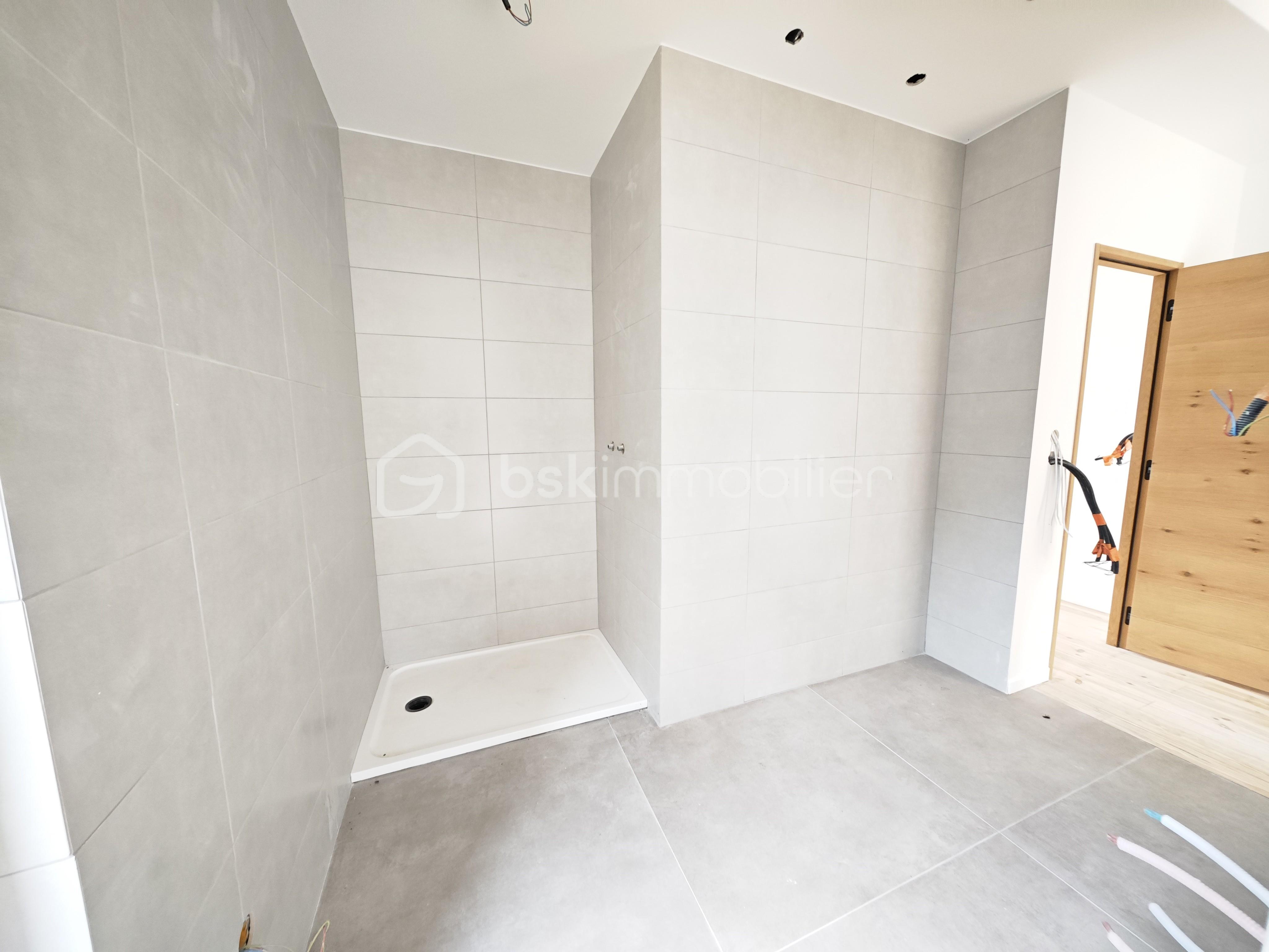 Maison d architecte de 144 m² - DALLOS SDB 1.jpg