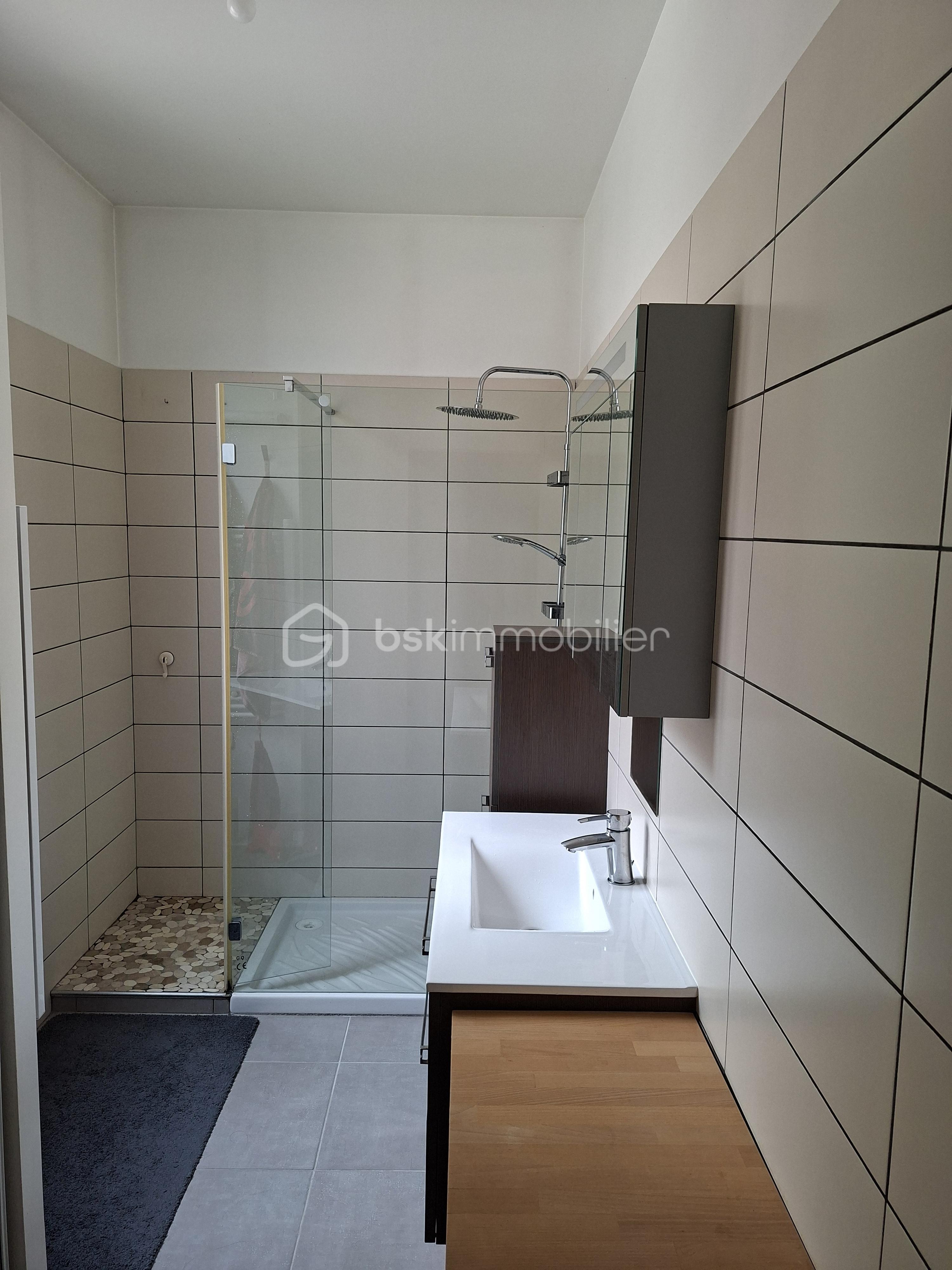 Maison de 72 m² - SDB1.jpg