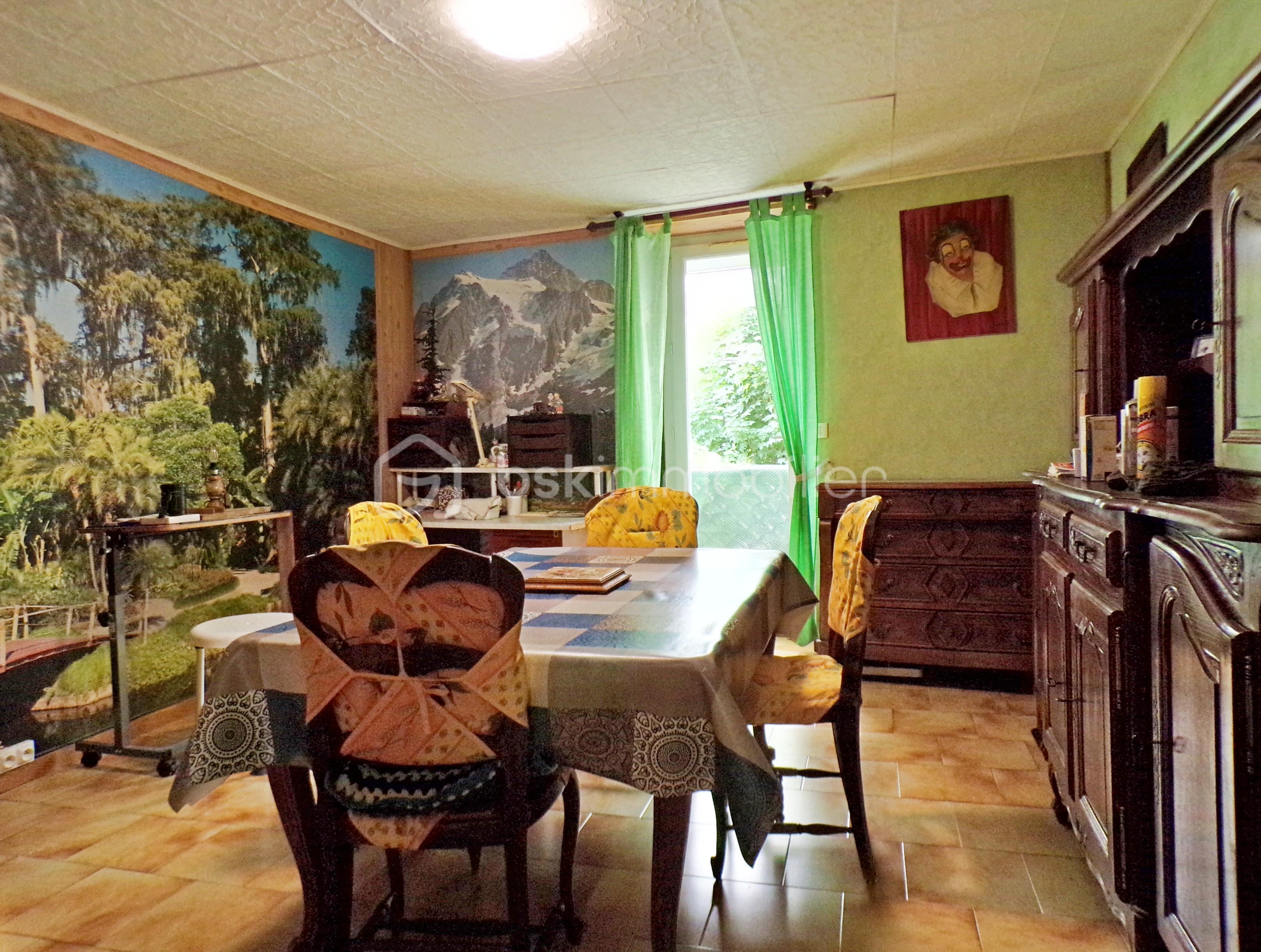 Salle à manger.JPG