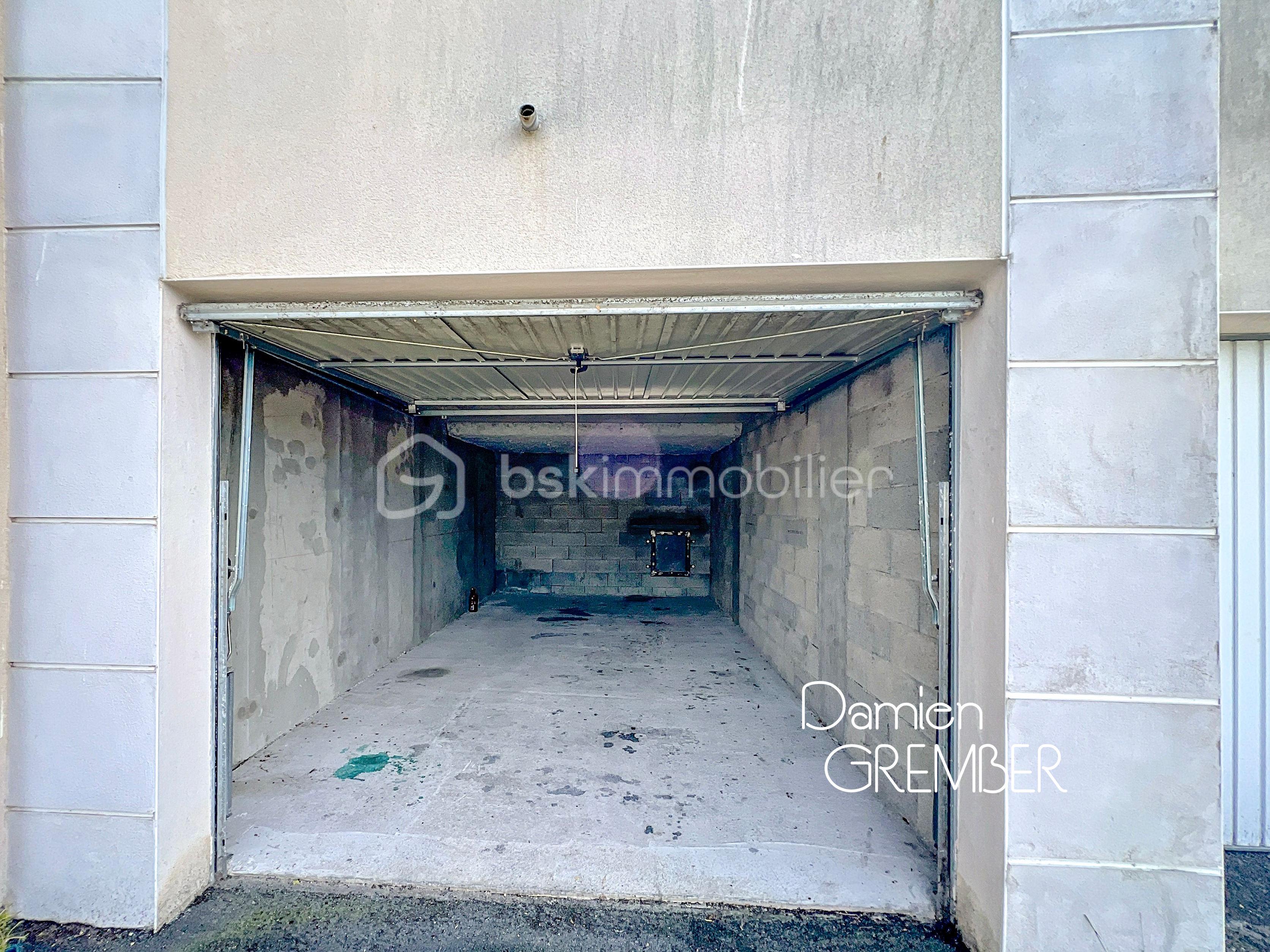 Parking de 18,60 m² - devant 2.jpg