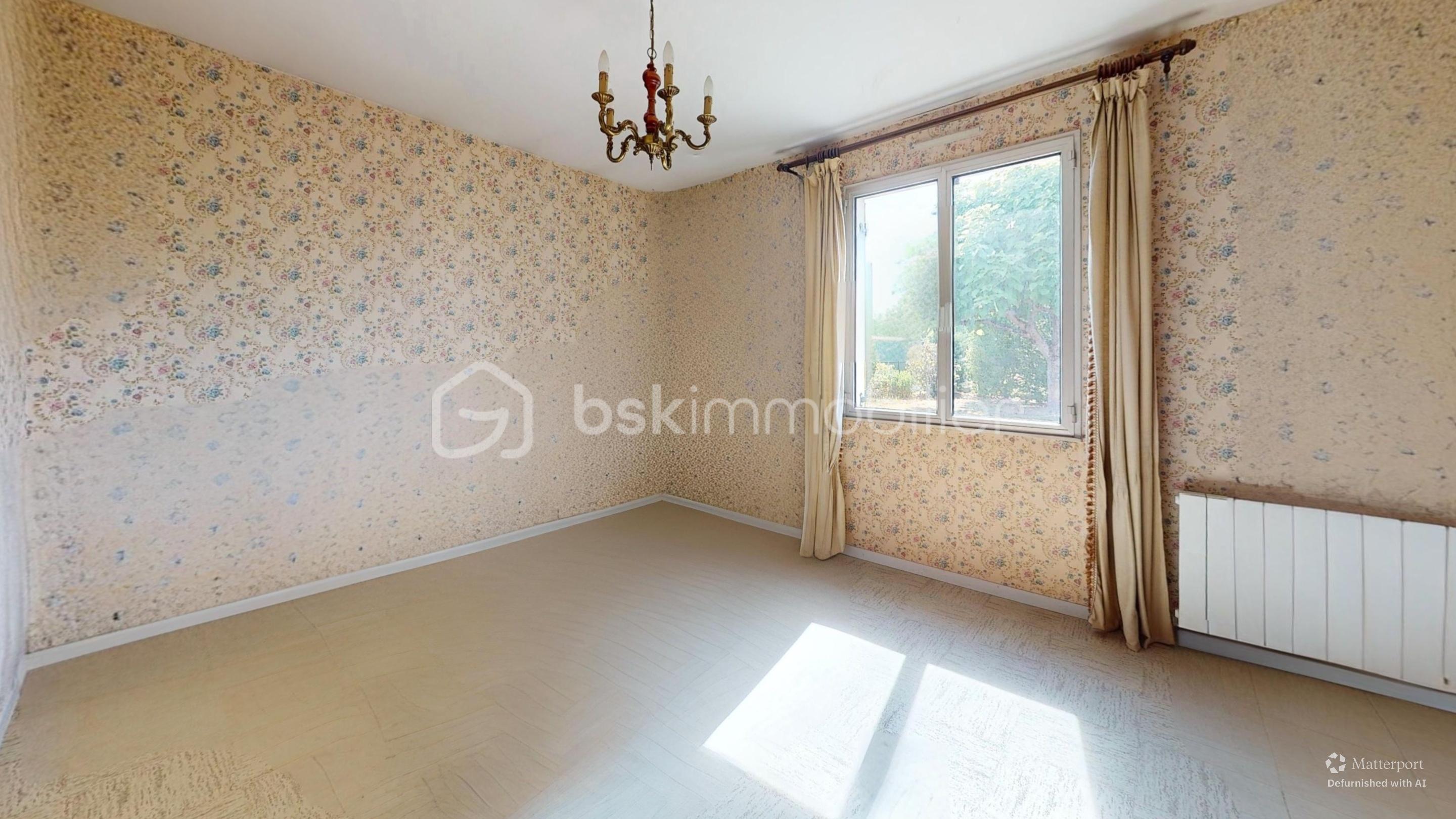 T4-Quiers--Bedroom-Defurnished 2.jpg