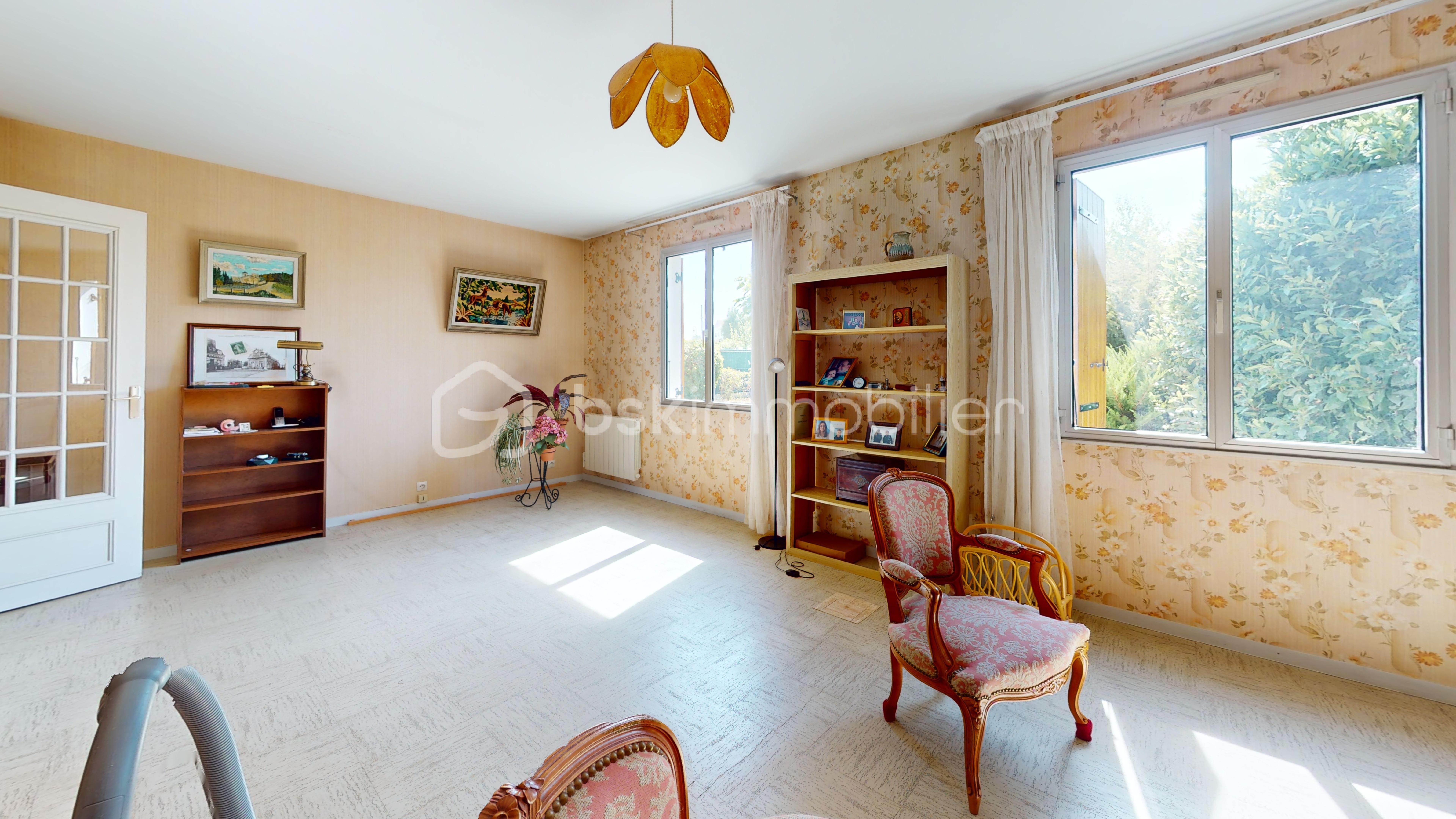 T4-Quiers--Office 1.jpg