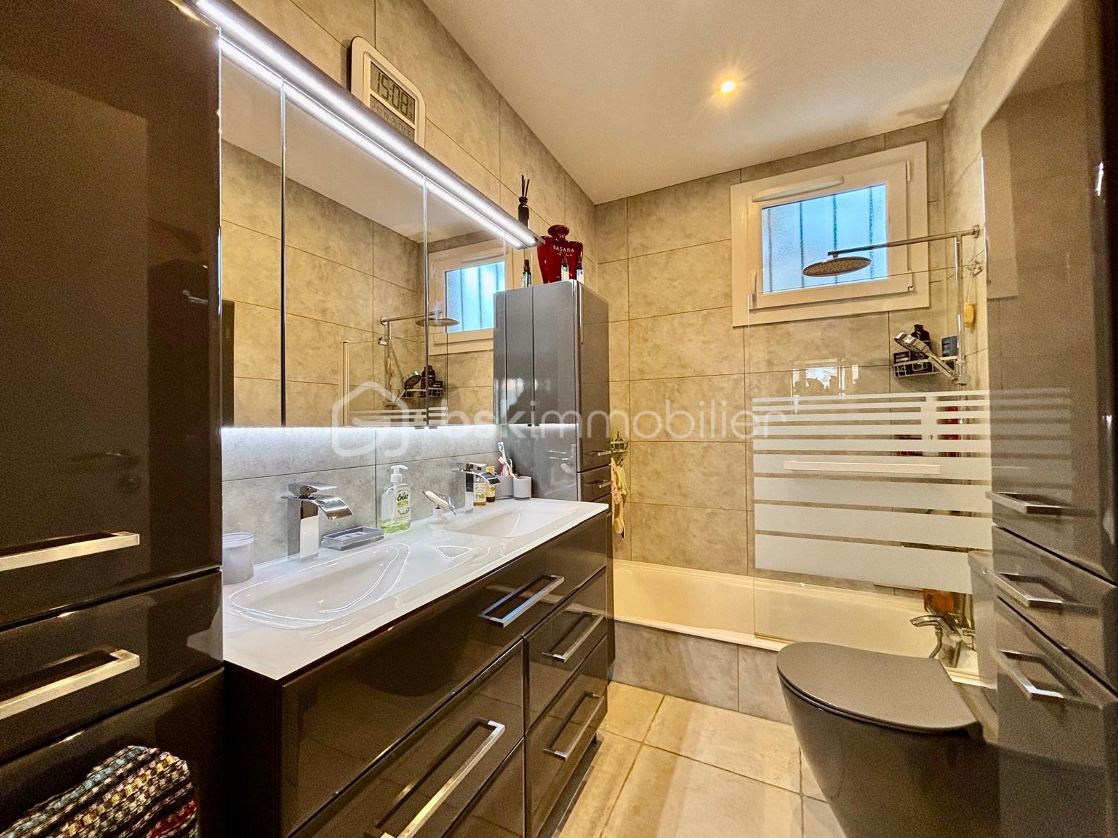 Maison de 145 m² - SDB.jpg