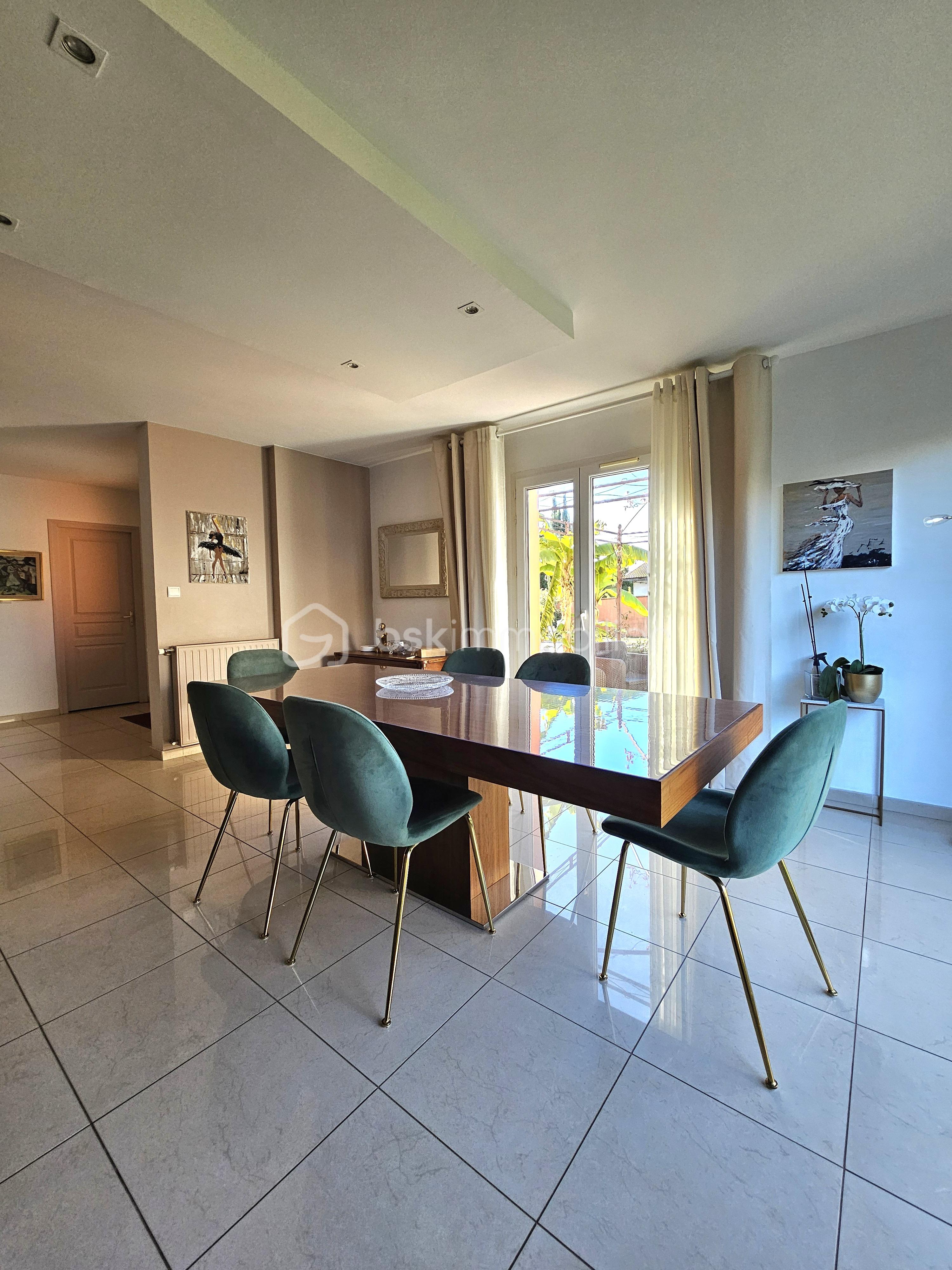 Maison de 230 m² - Photo 4.jpg