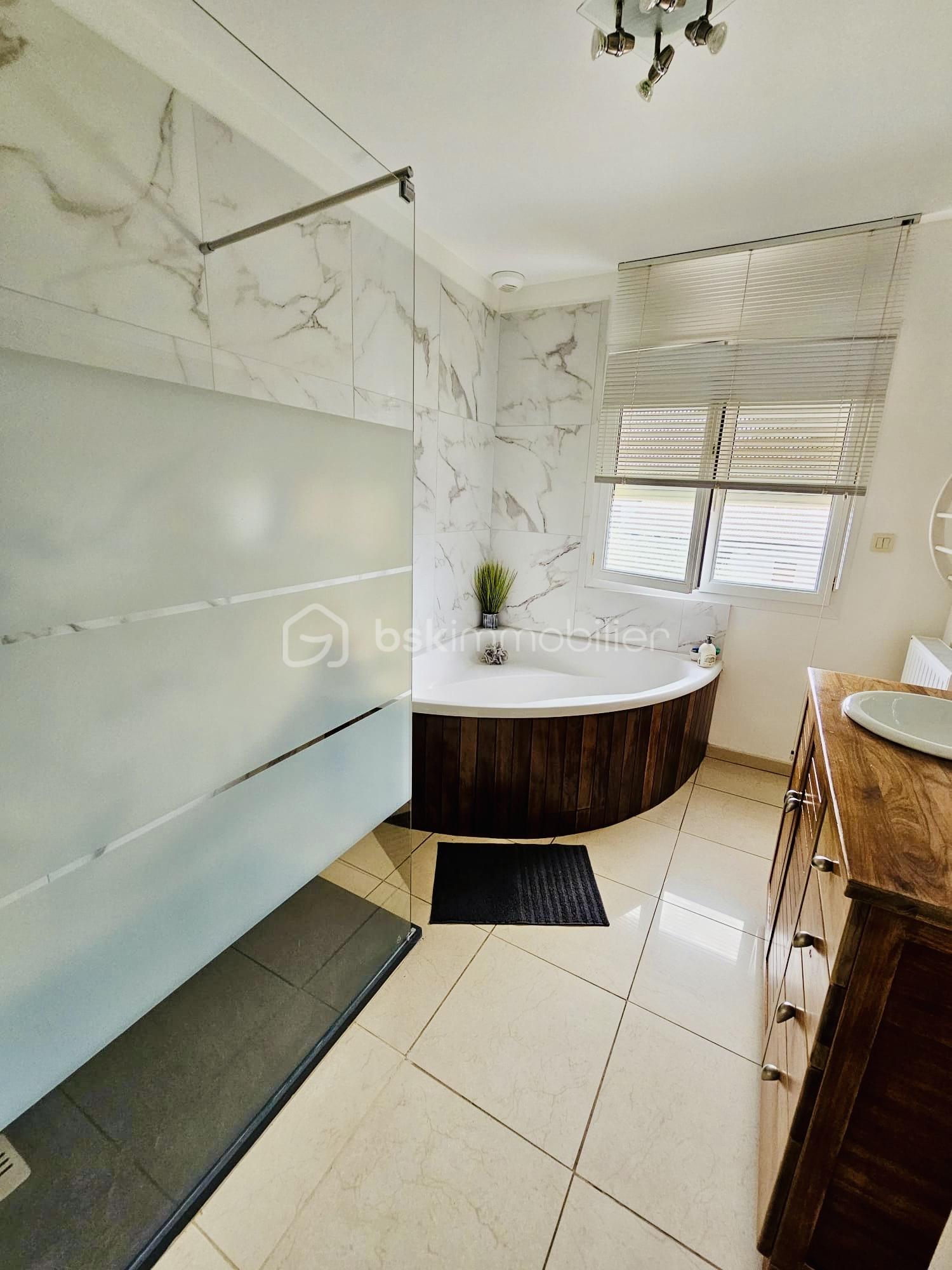 Maison de 230 m² - 88c6fa84-ad1f-455d-9568-6fcde685bd1b.jpeg