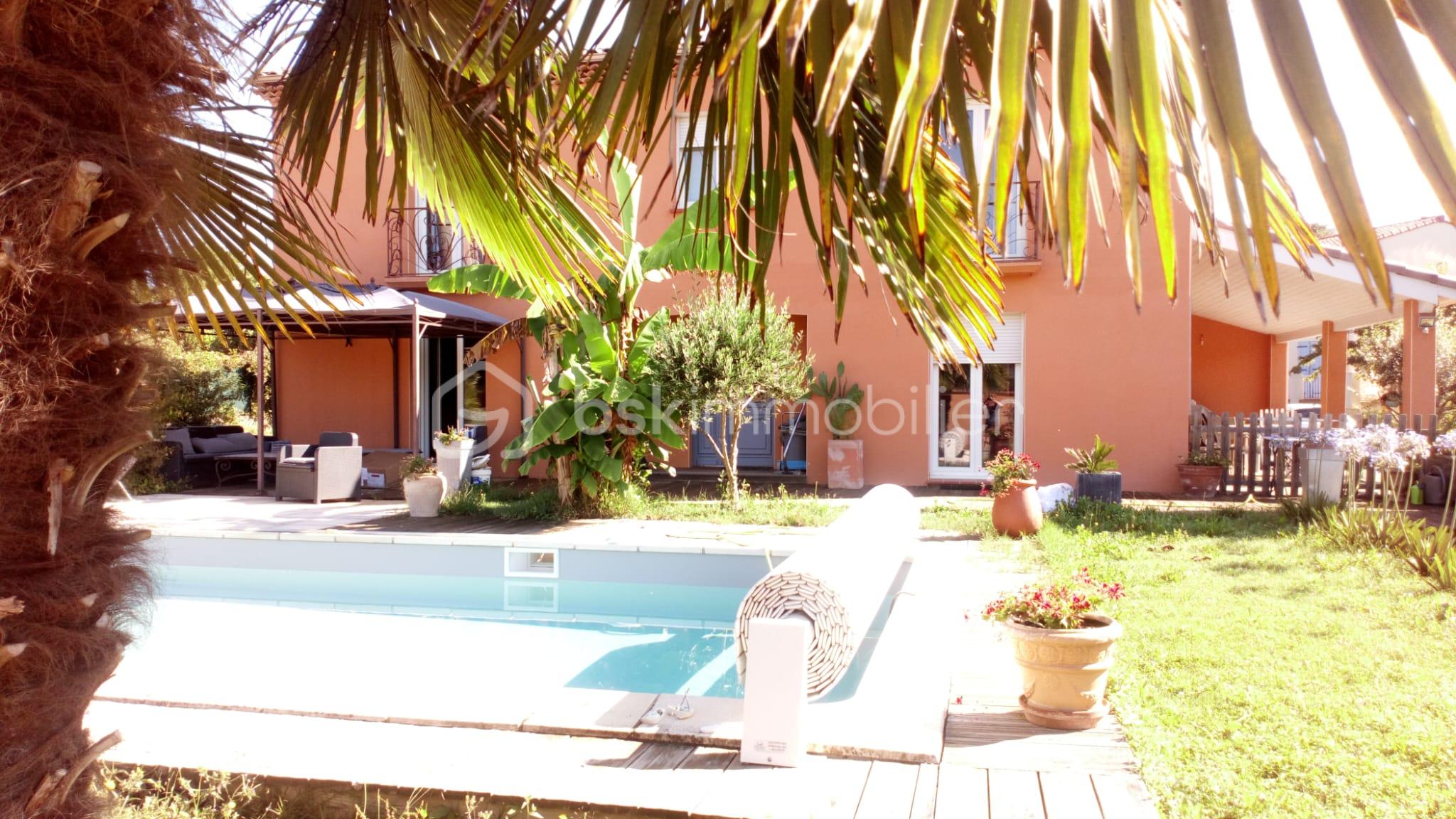 Maison de 230 m² - Photo 2.jpg