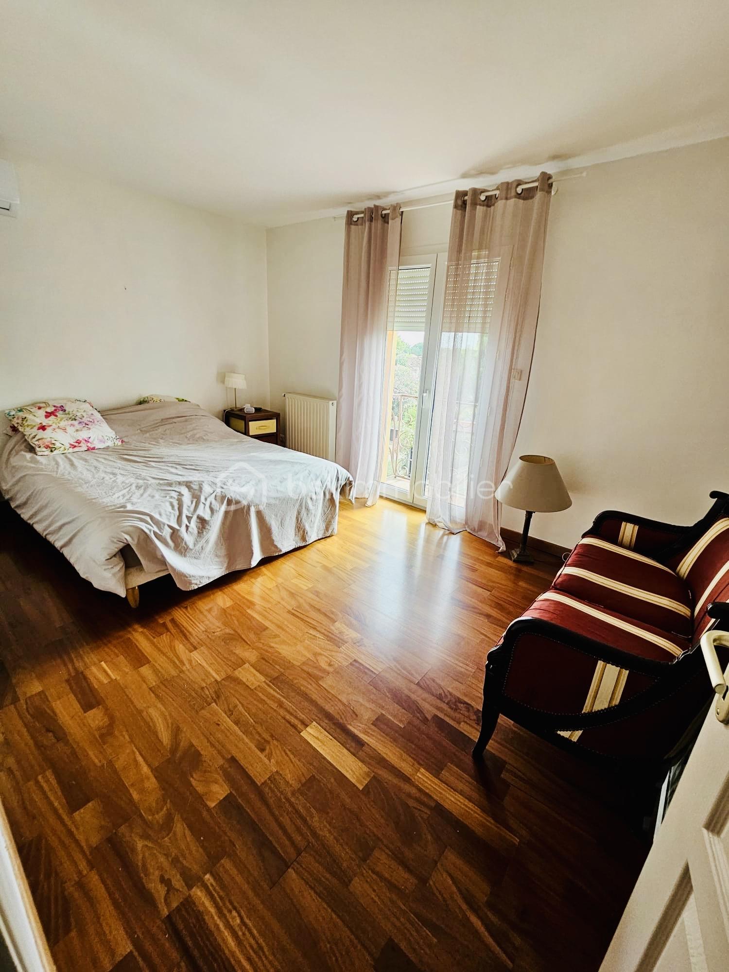 Maison de 230 m² - 74df41fe-7a6e-480a-9ff9-a2a94d4fbc7b.jpeg