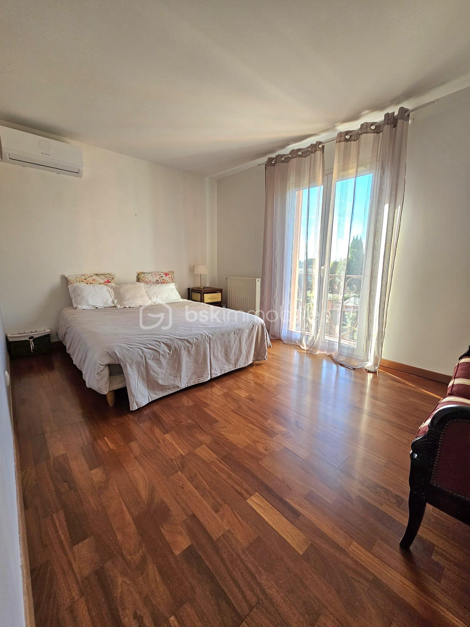 Maison de 230 m² - 193adfd9-c8d4-43f0-982c-643606893917.jpeg