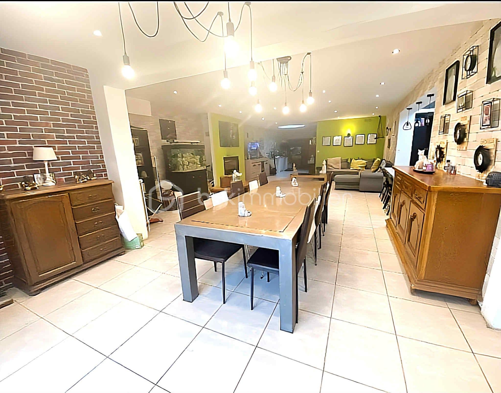 Maison de ville de 225 m² - Image-1 (3).jpg