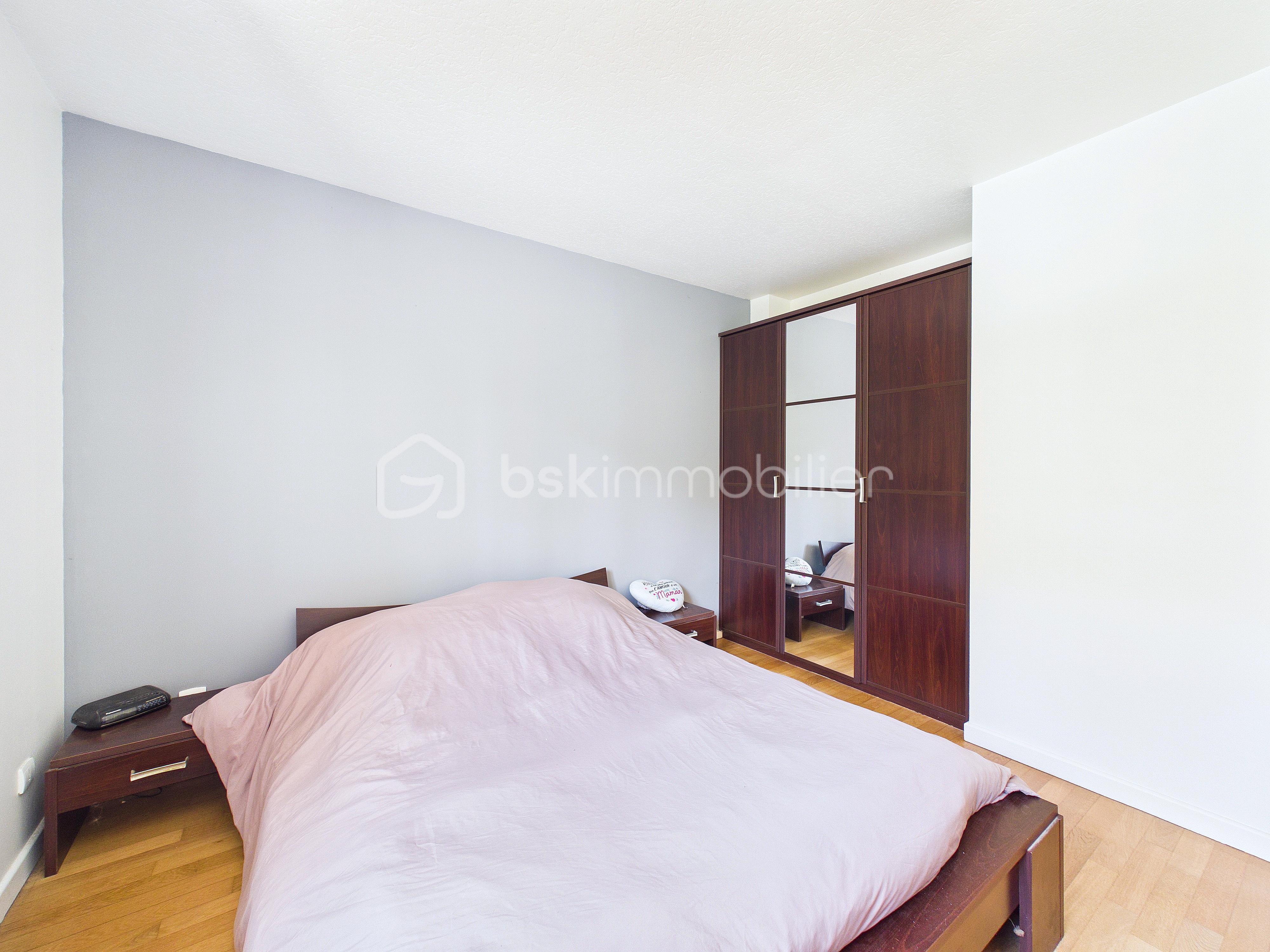 CAM03241G0-PR0286-STILL025.jpg