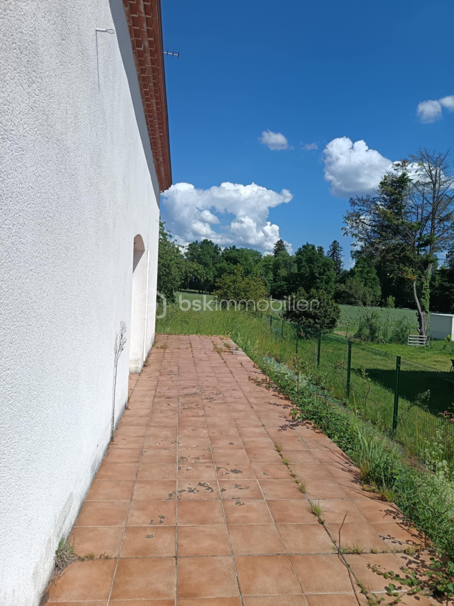 Maison de 178 m² - PHOTO EXTERIEUR TERRASSE.jpg
